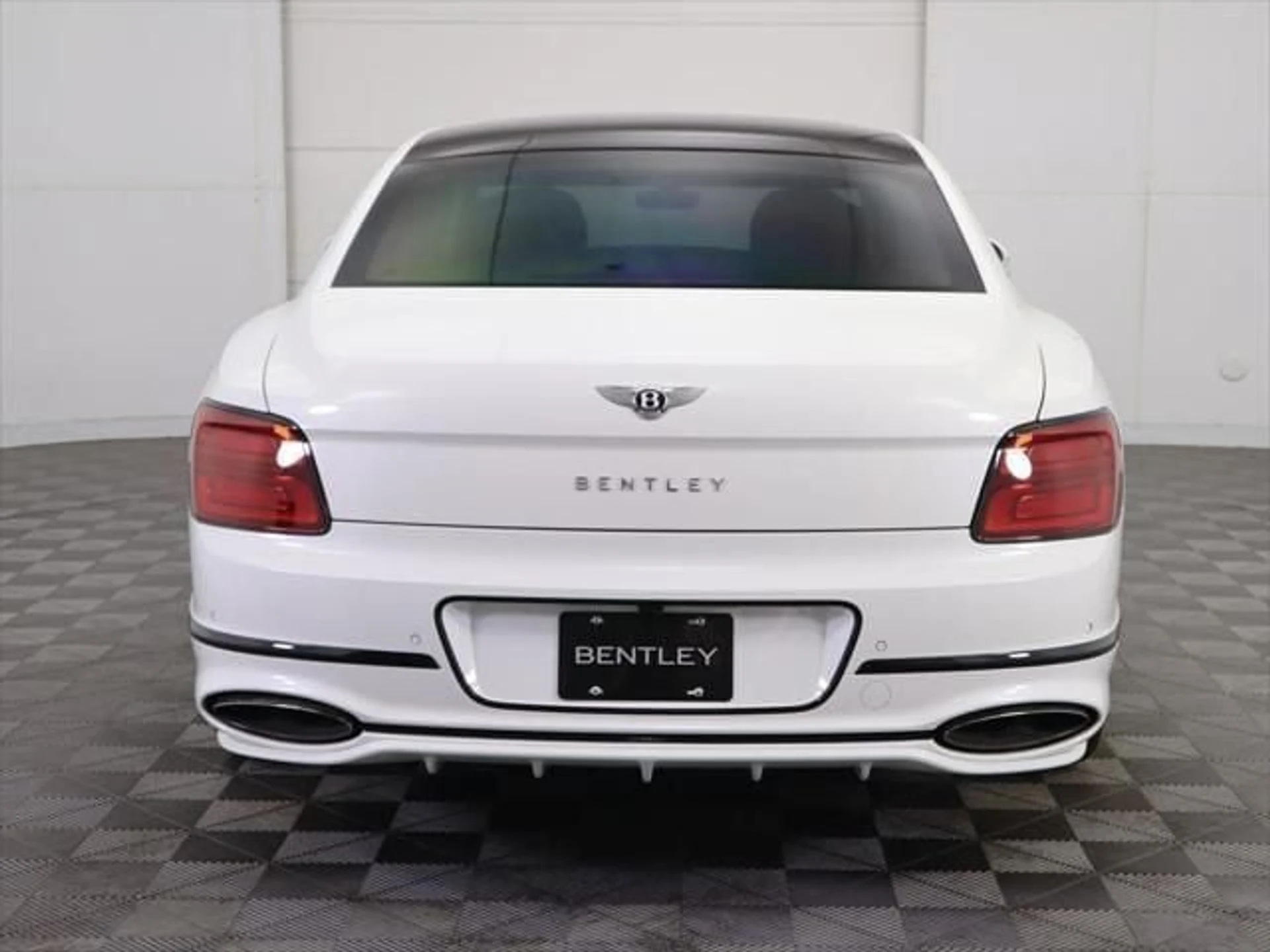 mph005_3819942783_used_2025_bentley_flying_spur_speedsedan_8119_22980031_6_640_27c9772968