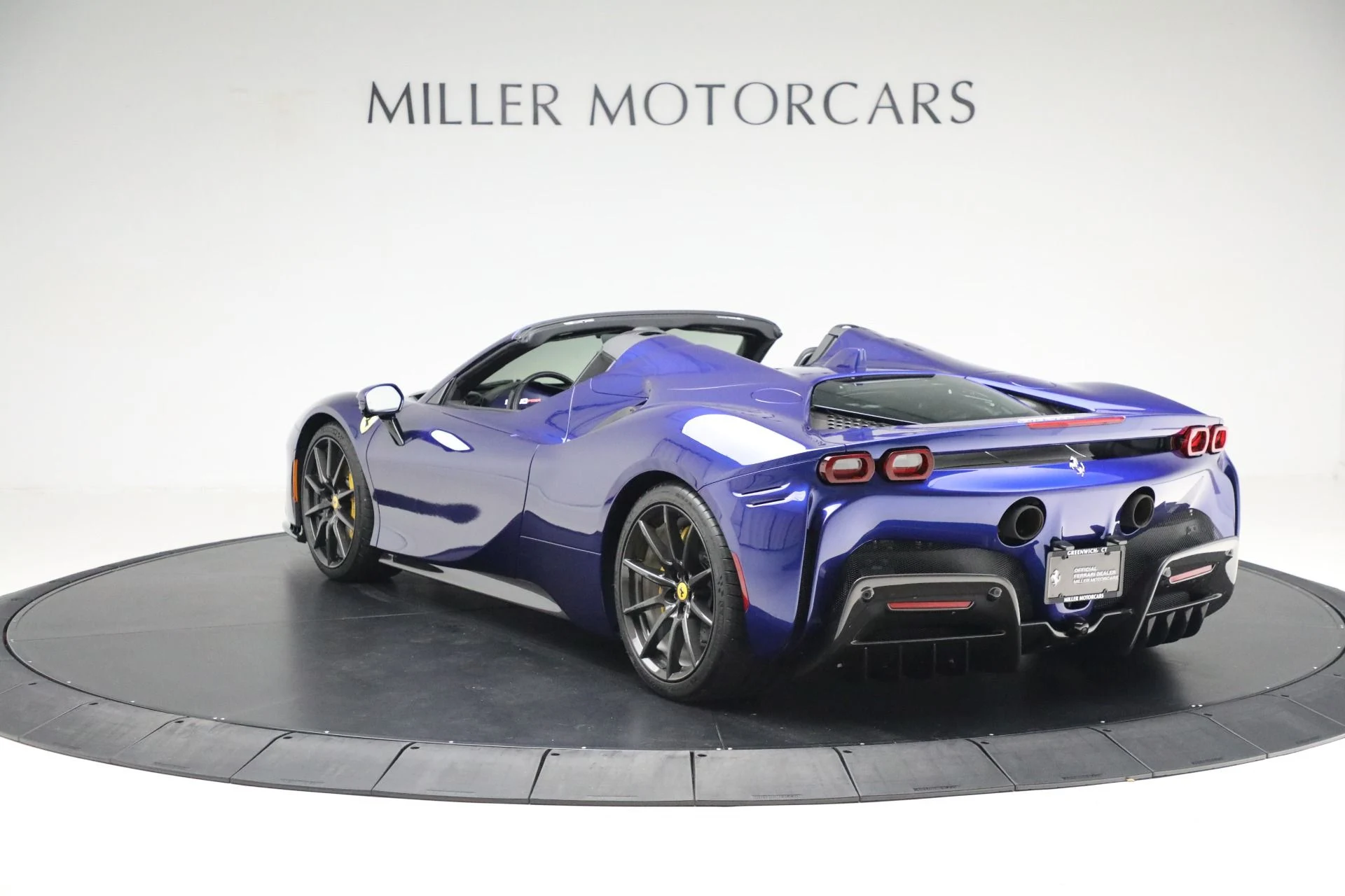 mph005_3821118073_Used_2022_Ferrari_SF_90_Spider_bf4bc7389a