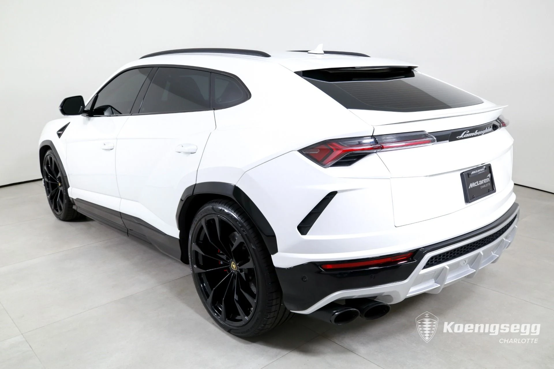 mph005_3832153263_Used_2019_Lamborghini_Urus_1760976119_cfc631e269