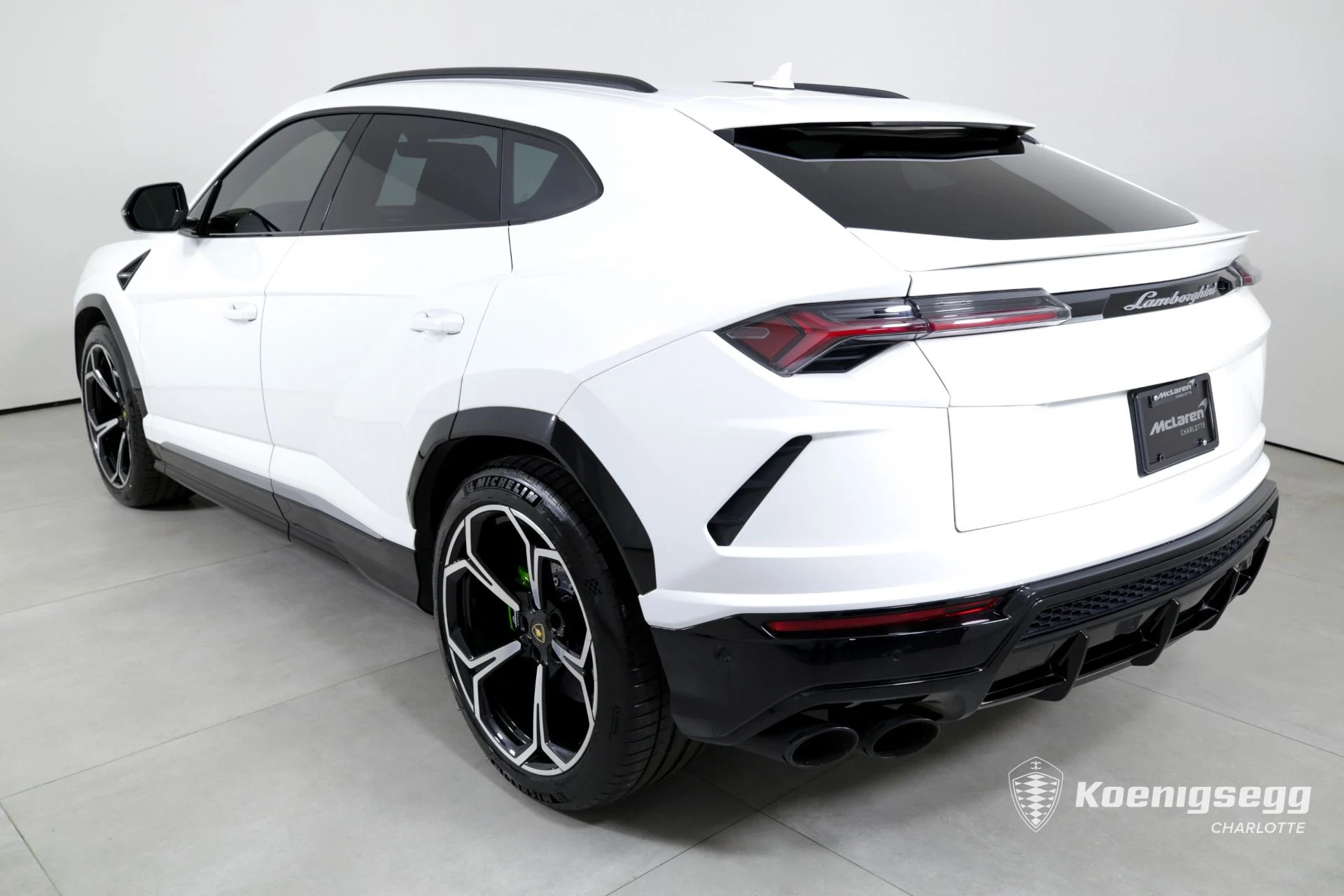 mph005_3850448979_Used_2019_Lamborghini_Urus_1714496214_fff6d787b1