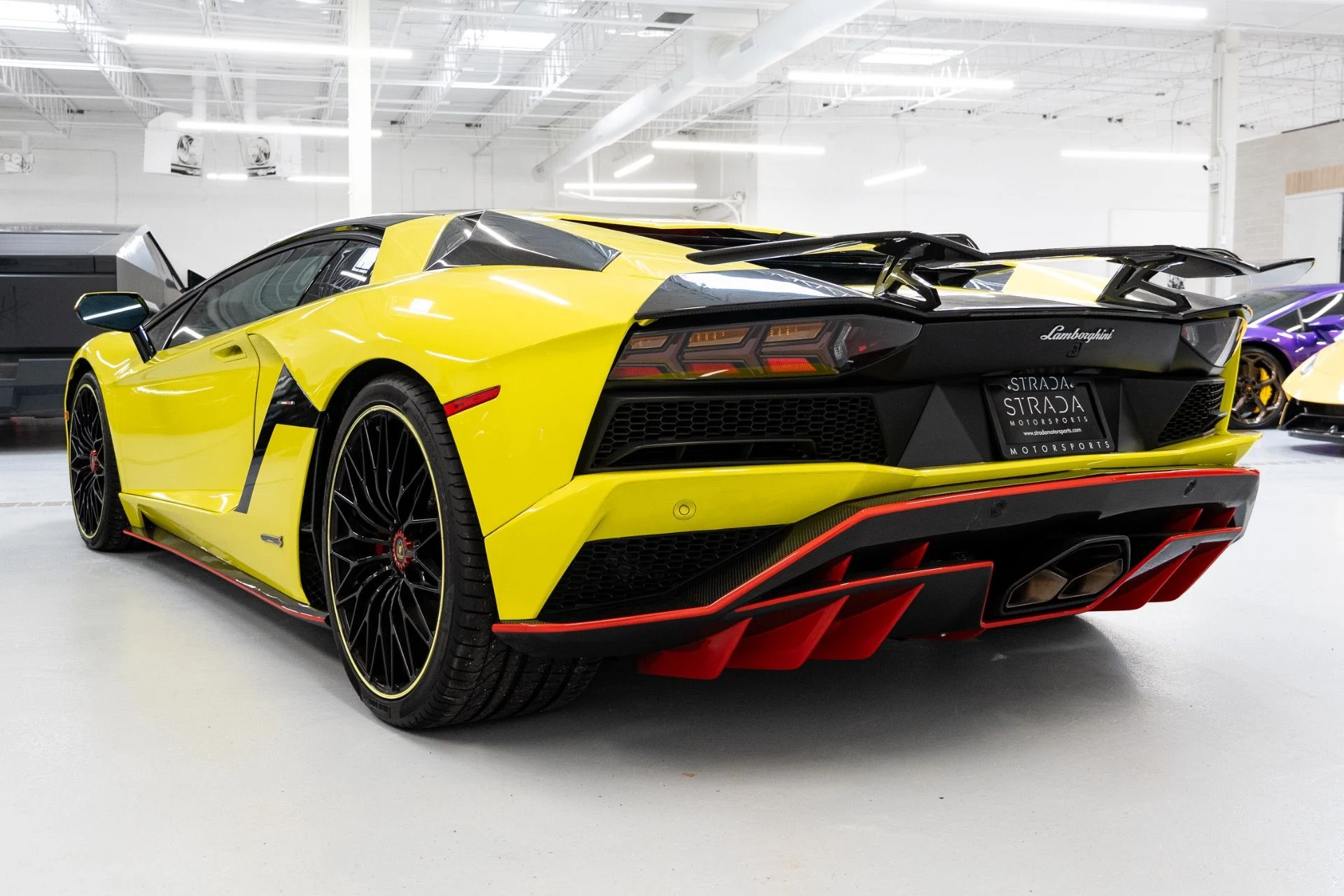 mph005_3862698599_Used_2018_Lamborghini_Aventador_LP_740_4_S_1768935851_d5cacb5cad