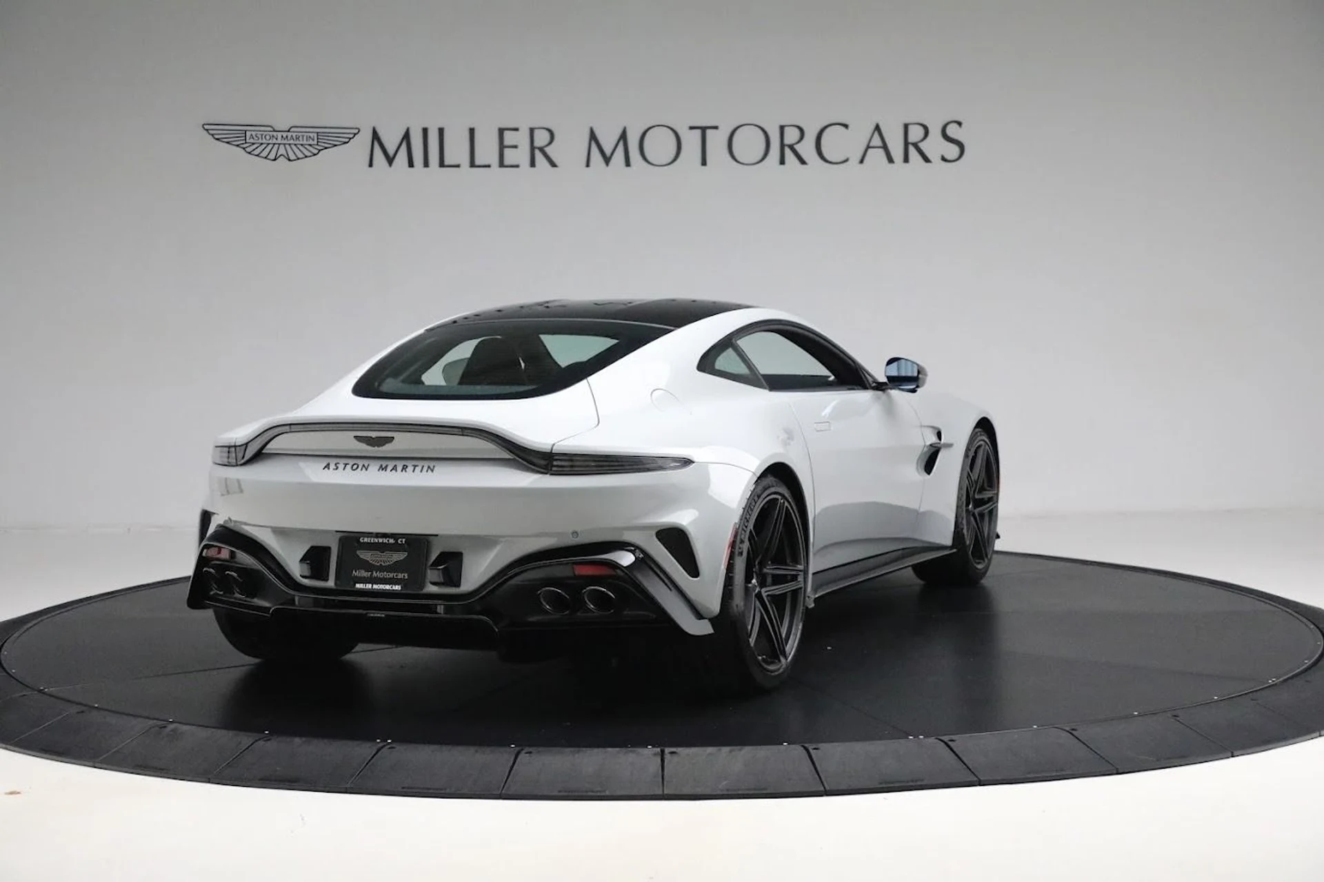 mph005_3865920444_New_2025_Aston_Martin_Vantage_e1ff9da344