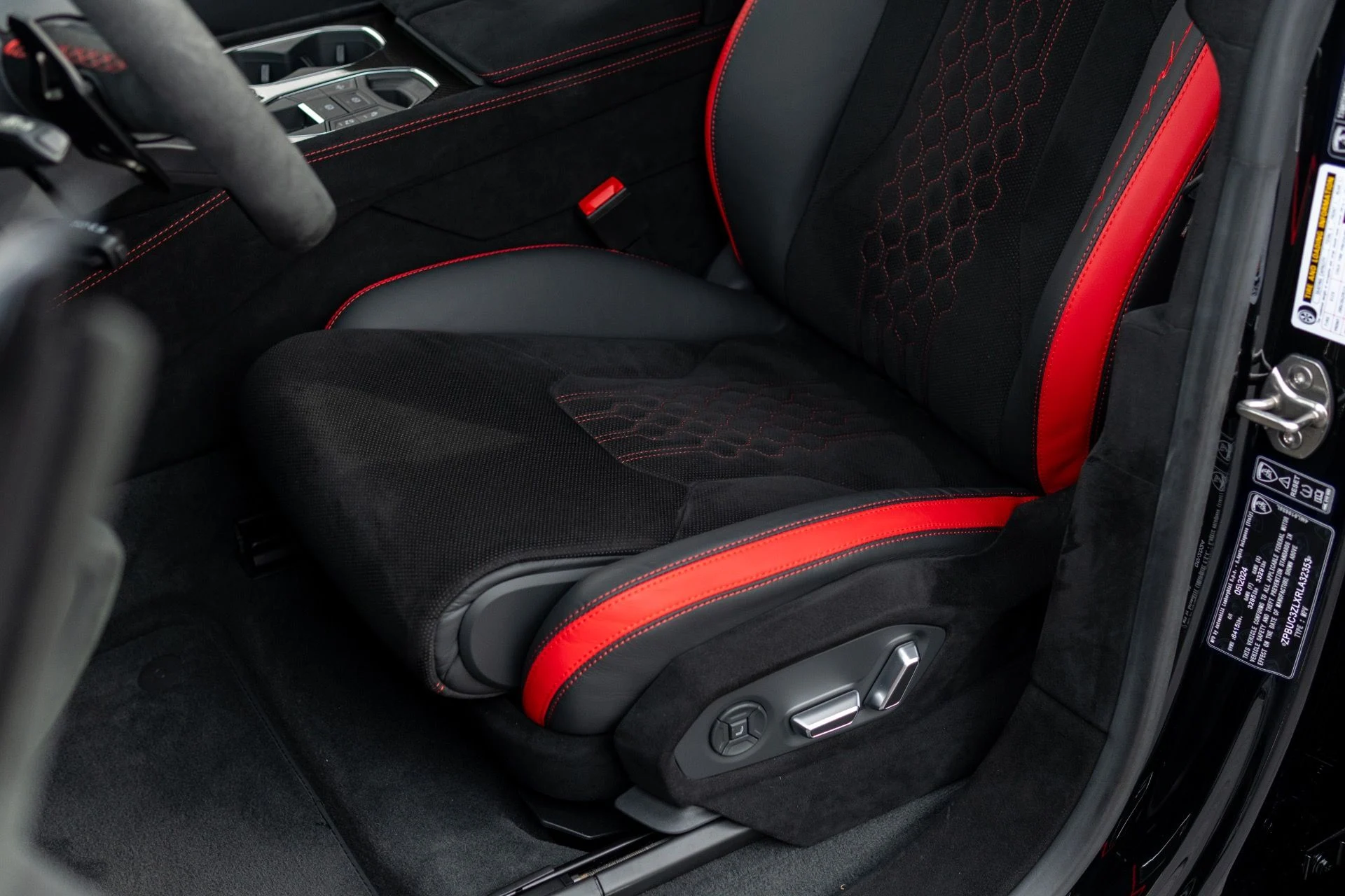 mph005_387428117_Used_2024_Lamborghini_Urus_Performante_1766445778_b3bcef6272