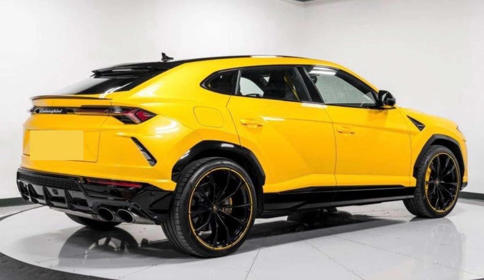 mph005_3875575030_Used_2021_Lamborghini_Urus_1769032739_6ffd61f1e4