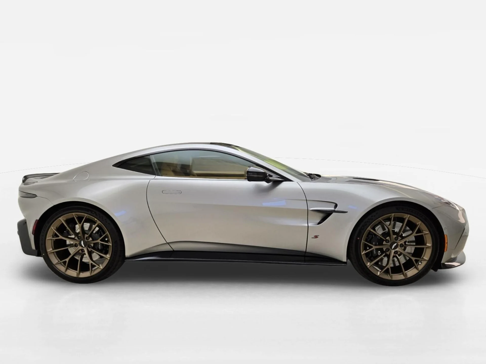 mph005_3876426389_New_2026_Aston_Martin_Vantage_S_1781673517_5b18254ad2