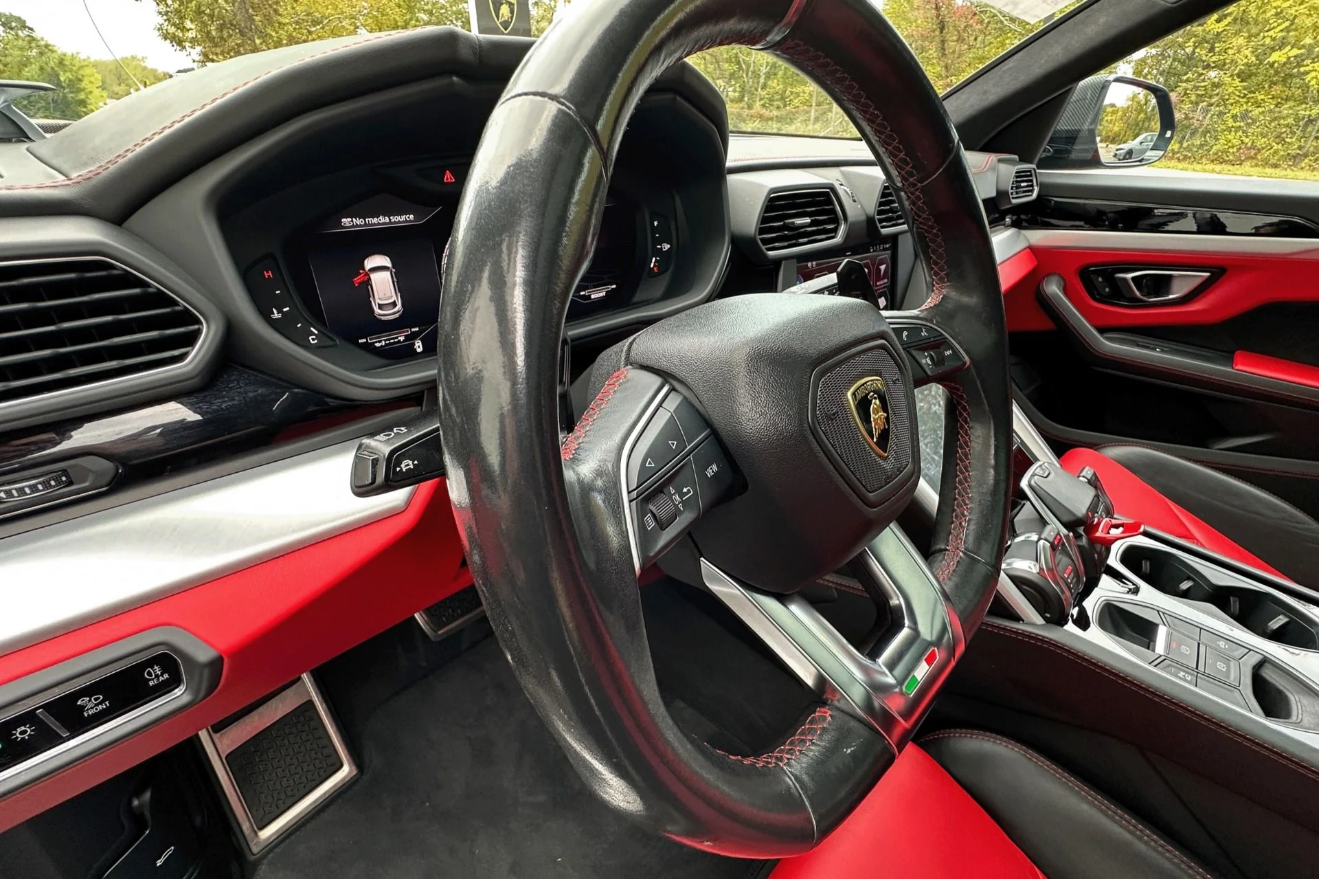 mph005_3885181179_Used_2019_Lamborghini_Urus_1760609107_d1653fa6cb