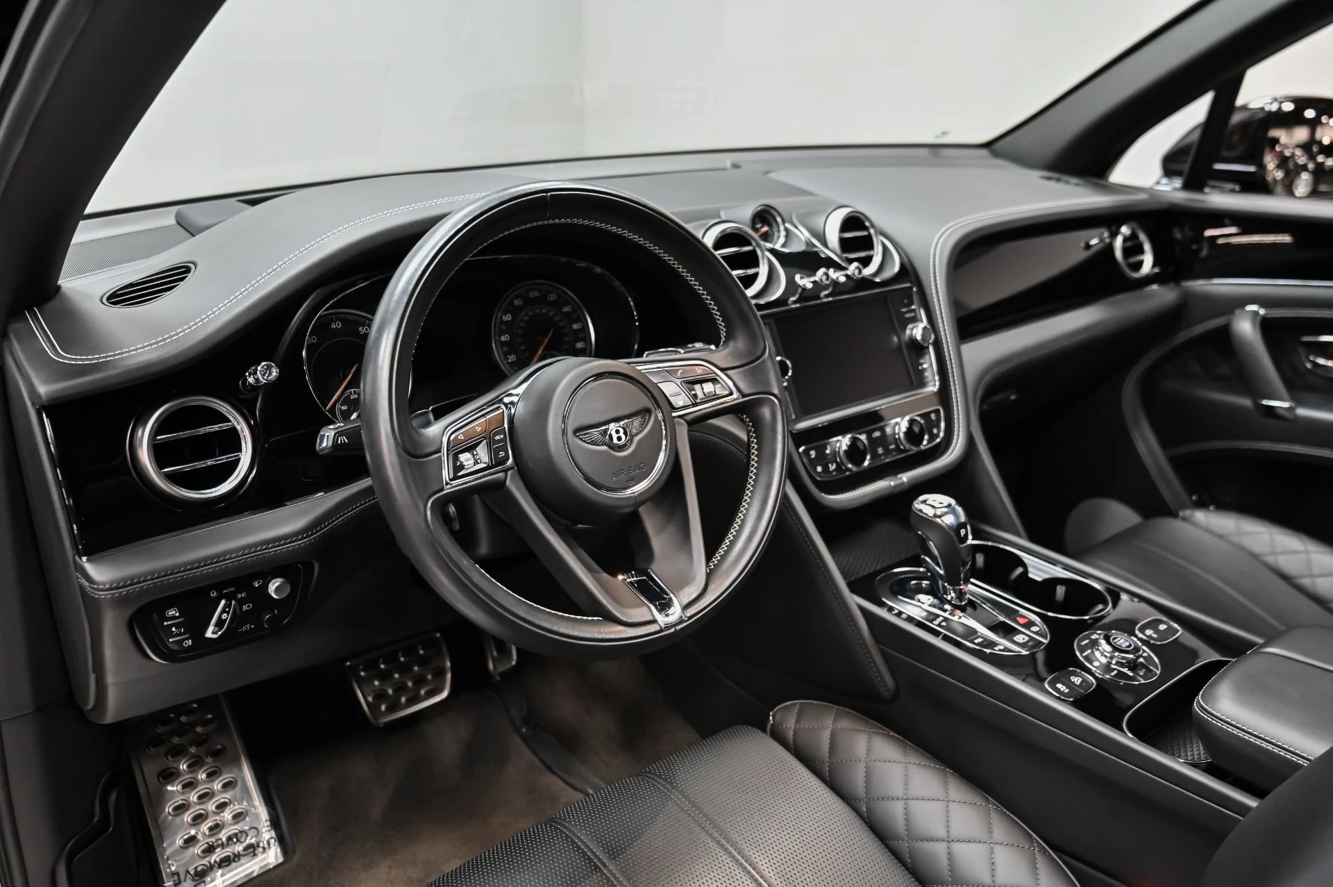 mph005_3888900382_Used_2018_Bentley_Bentayga_W12_1756239179_9ee9630175