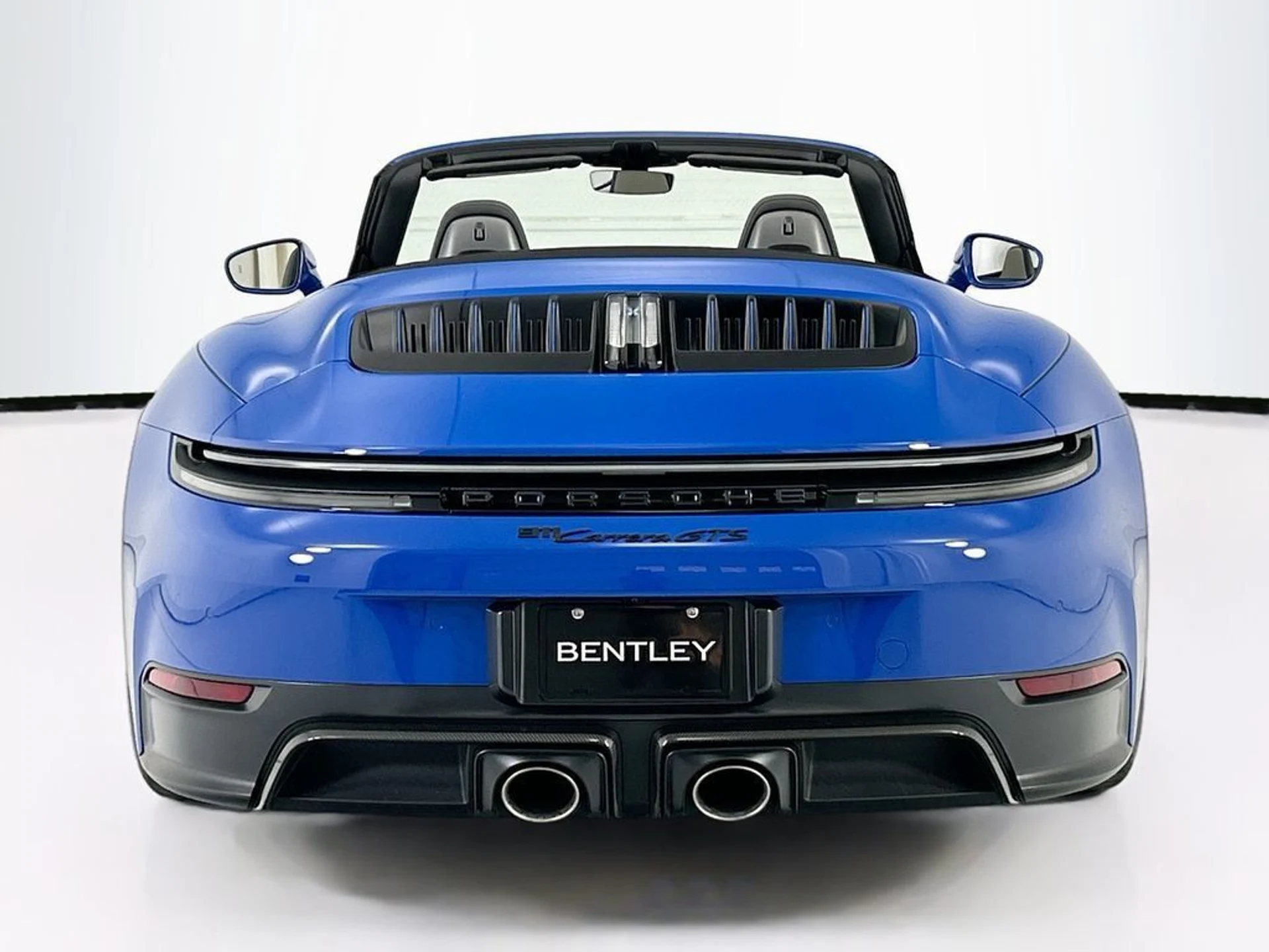 mph005_3890344626_used_2026_porsche_911_spirit70cabriolet_8119_23018992_6_1024_274665498e