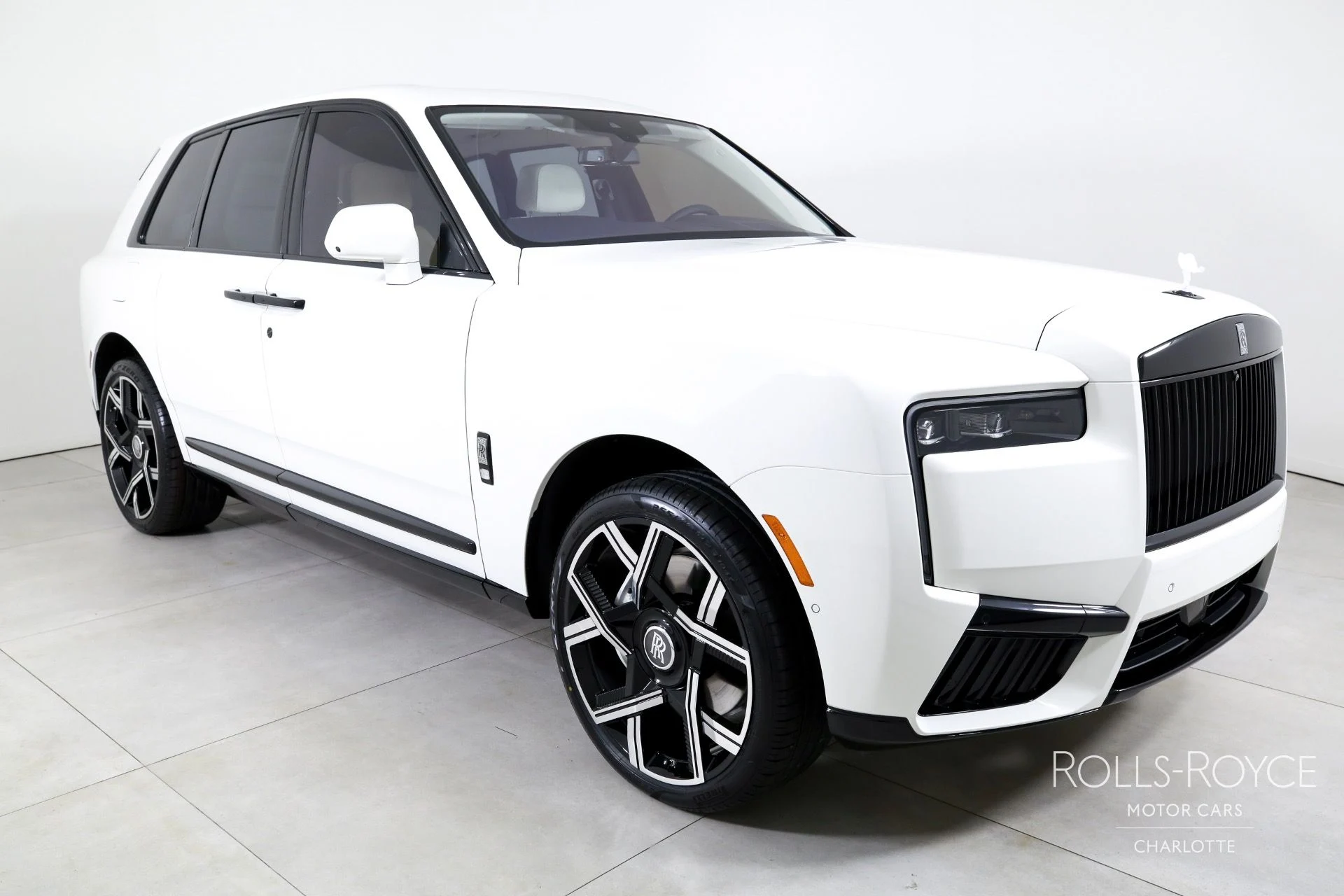 mph005_3893662399_Used_2025_Rolls_Royce_Cullinan_1755801103_7be3226d51