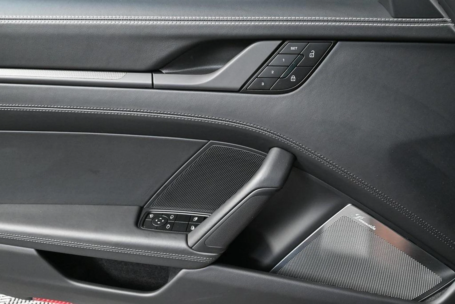 mph005_3895654280_J_Ux_L_Ic_g_CZNJ_0_X67_F6r_UXN_6bv_Zk_4018c49d03