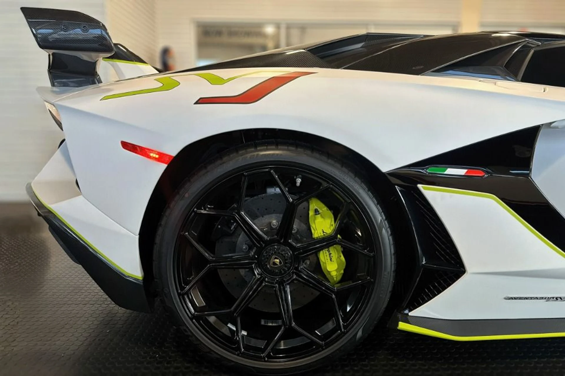 mph005_3929320206_Used_2021_Lamborghini_Aventador_LP_770_4_SVJ_1765888214_aa218e37d9