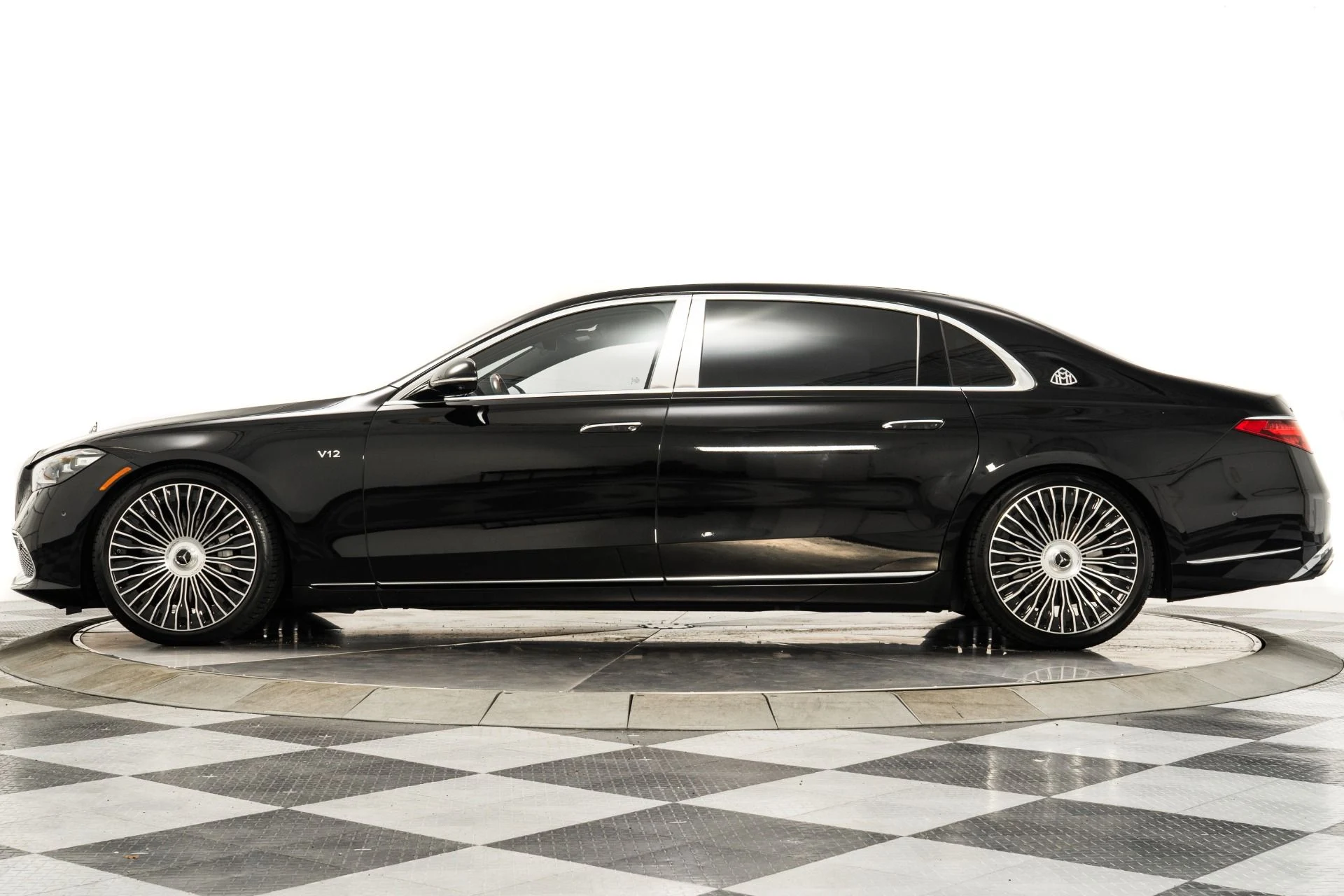 mph005_393473292_Used_2023_Mercedes_Benz_Mercedes_Maybach_S_680_Executive_Rear_Seat_Package_V12_Power_Immense_Room_1759929527_c15532ebce