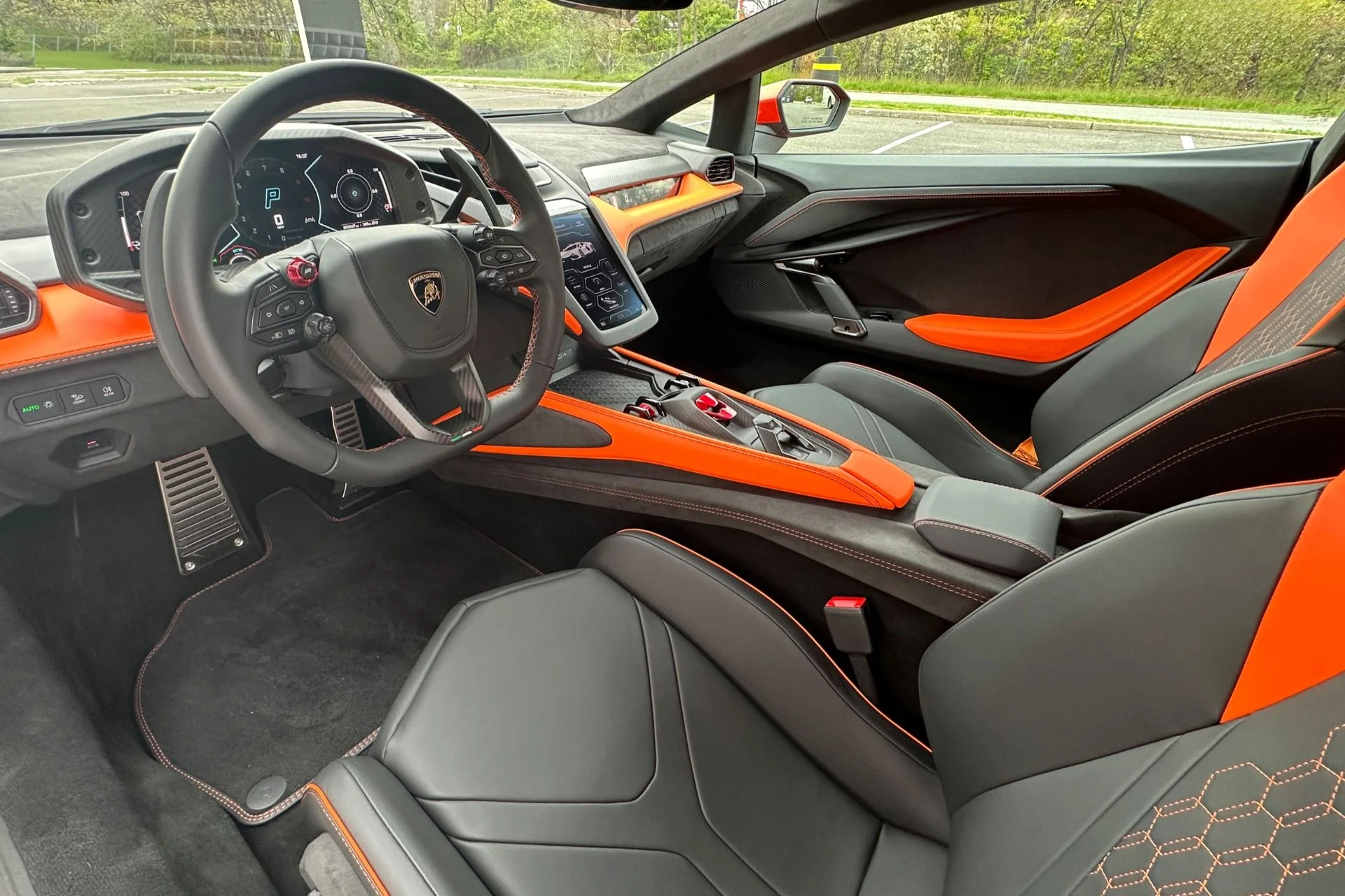 mph005_3934913719_Used_2026_Lamborghini_Revuelto_1783720942_ab9527799f