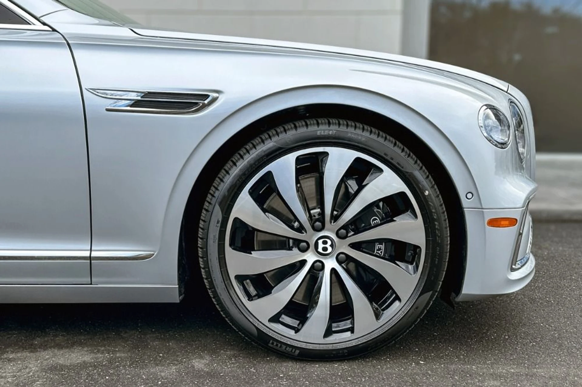 mph005_3944084264_New_2026_Bentley_Flying_Spur_1772716990_9480ec7fd0