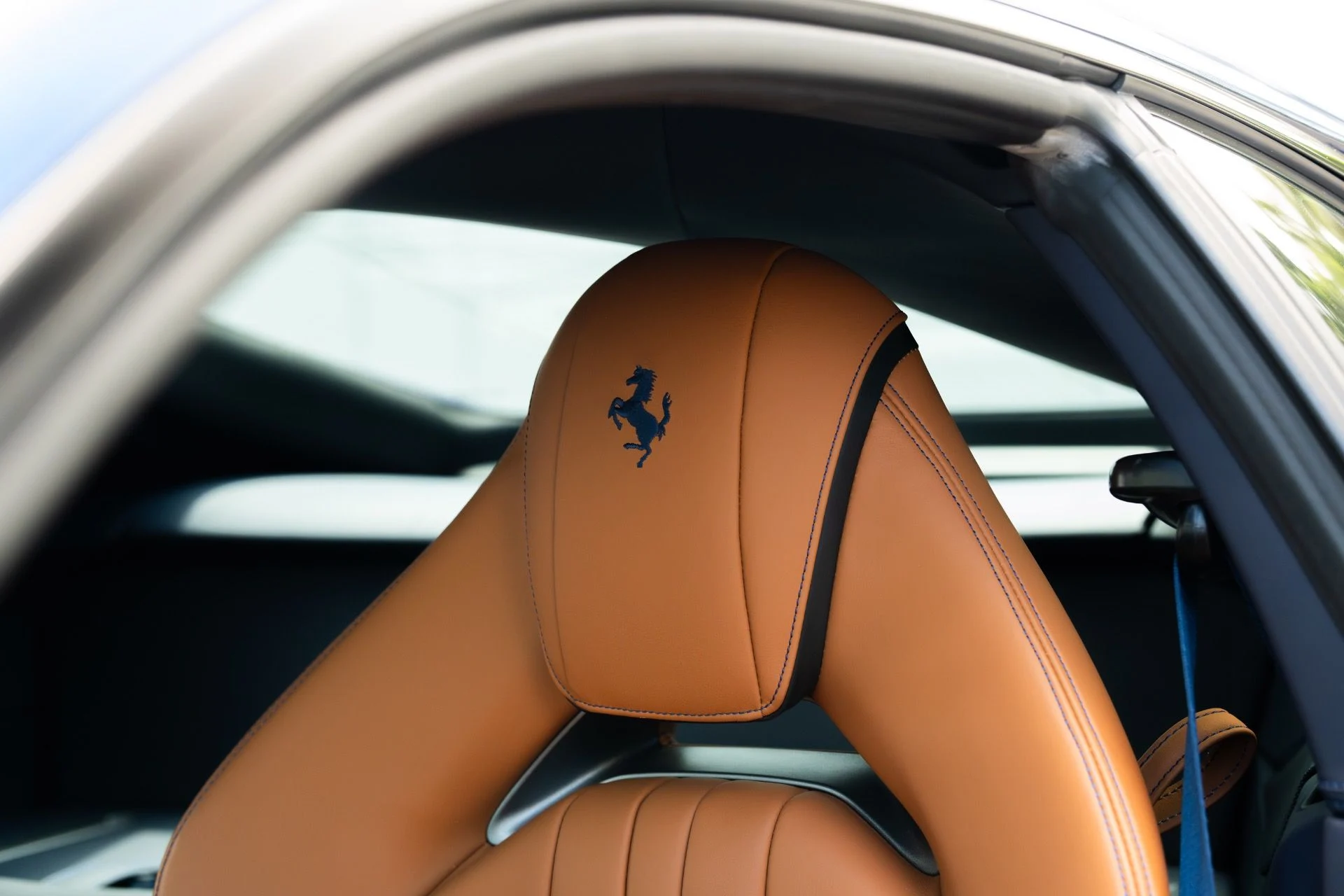 mph005_3953517455_Used_2020_Ferrari_812_Superfast_1758742343_8a0c086533
