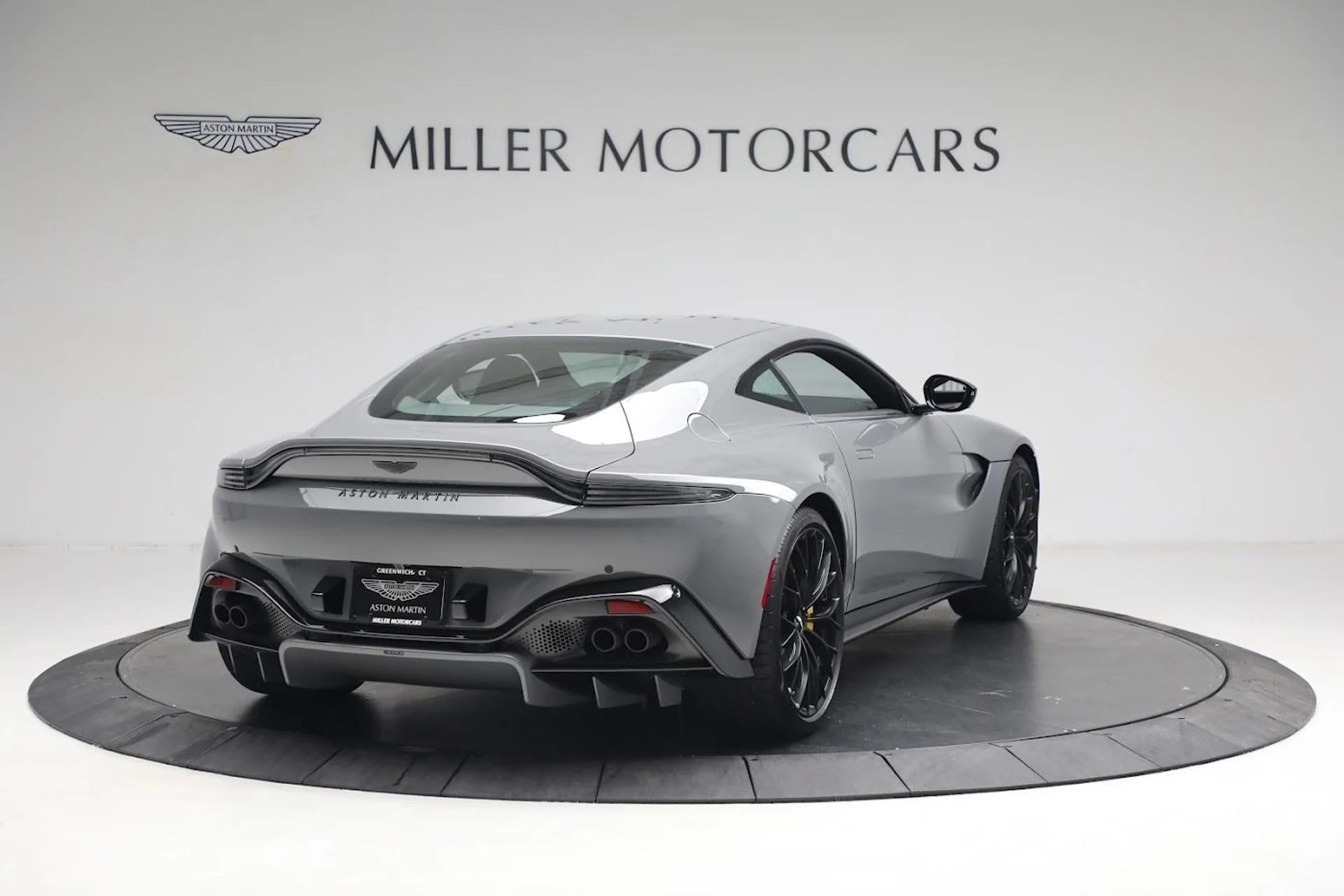 mph005_3954002788_Used_2023_Aston_Martin_Vantage_V8_94a34b877f