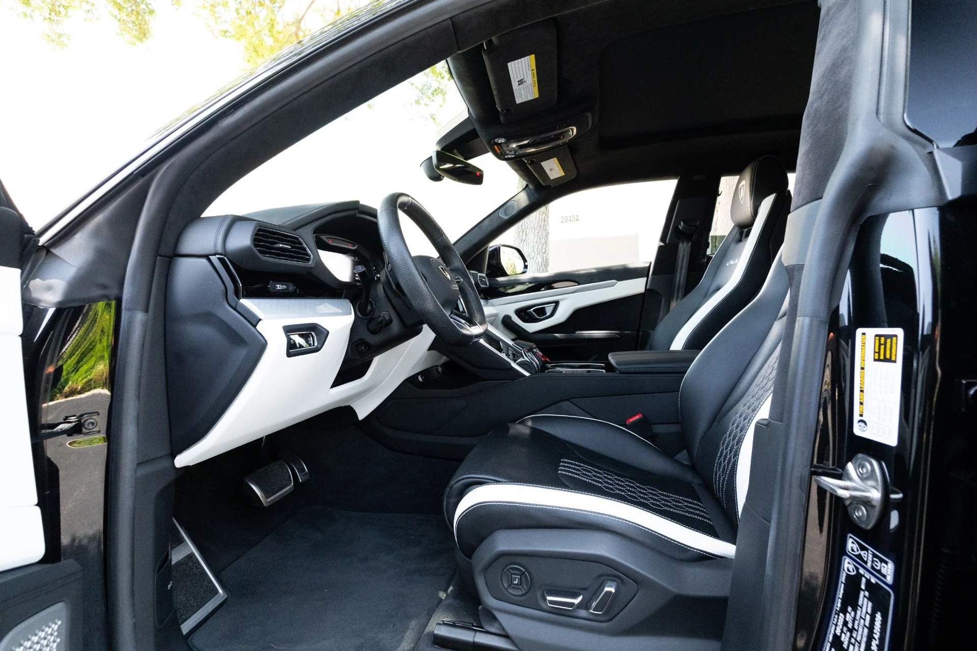mph005_3955510531_Used_2023_Lamborghini_Urus_S_1780940773_2f894108c9