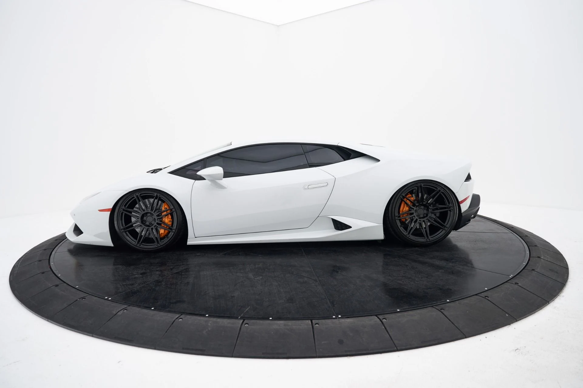 mph005_396909921_Used_2015_Lamborghini_Huracan_LP_610_4_1792523917_92f03f6cfd