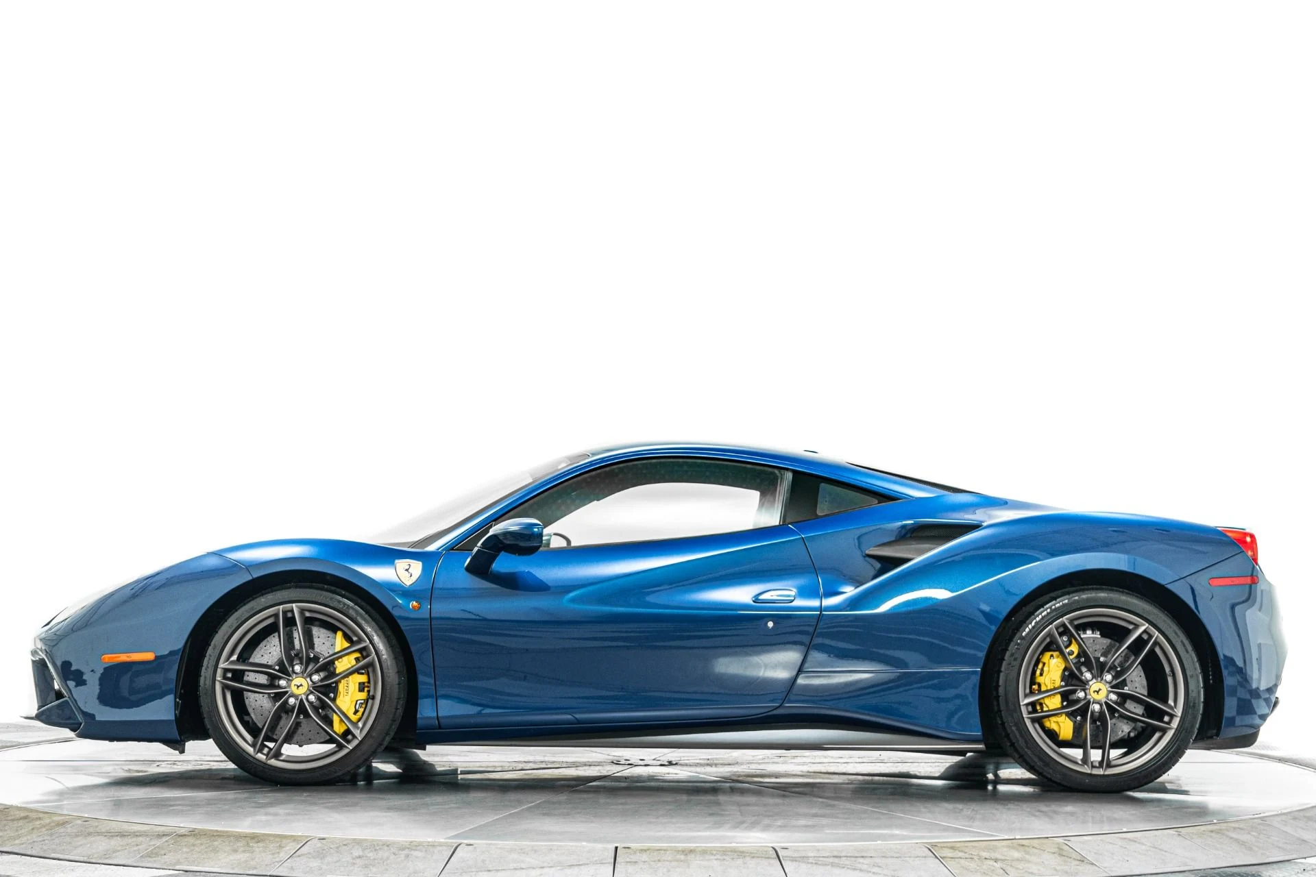 mph005_3973152006_Used_2018_Ferrari_488_GTB_1778536187_aaf9fb68ae