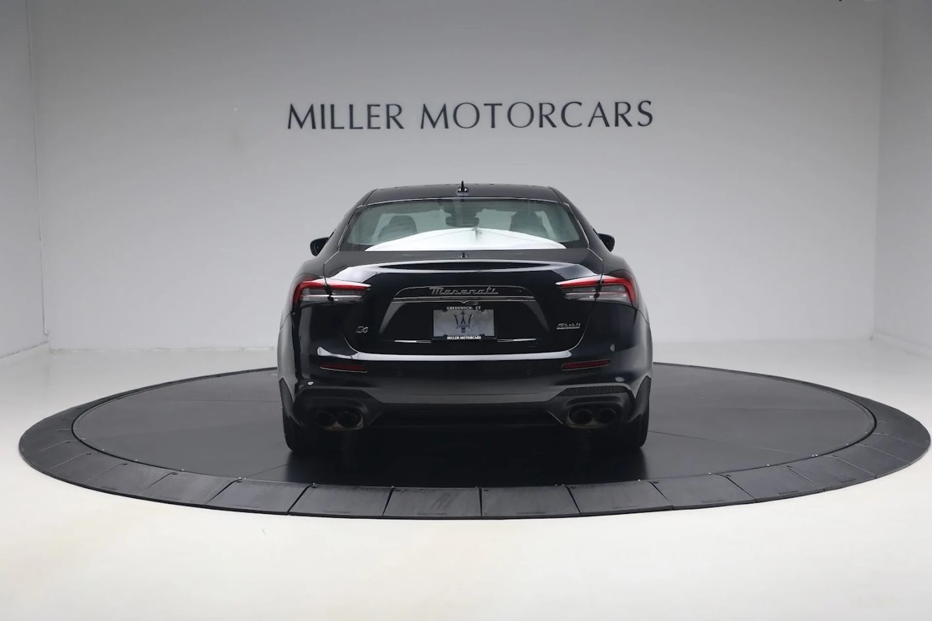 mph005_3990524527_Used_2023_Maserati_Ghibli_Modena_Q4_1783953364_7ae54f819f