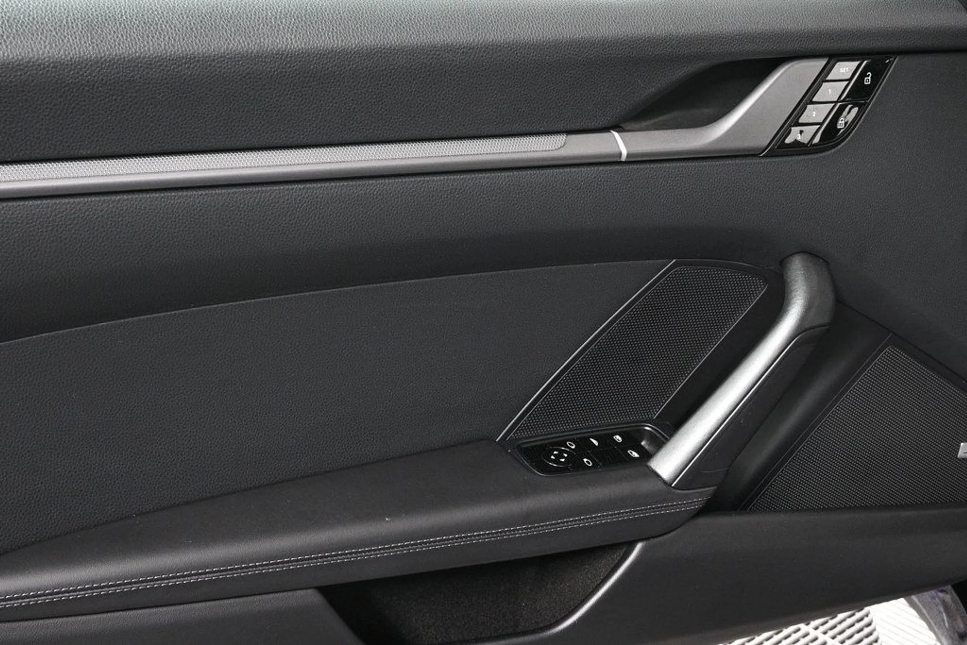 mph005_3991280268_246bc760aa44f3aee17742482841783c_830b5f0256