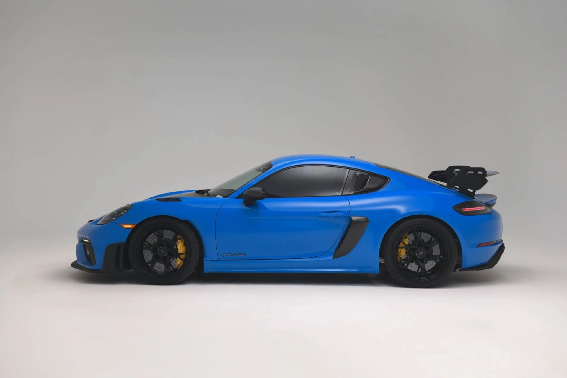 mph005_3992434399_Used_2024_Porsche_718_Cayman_GT_4_RS_1775171222_7b9e8460de