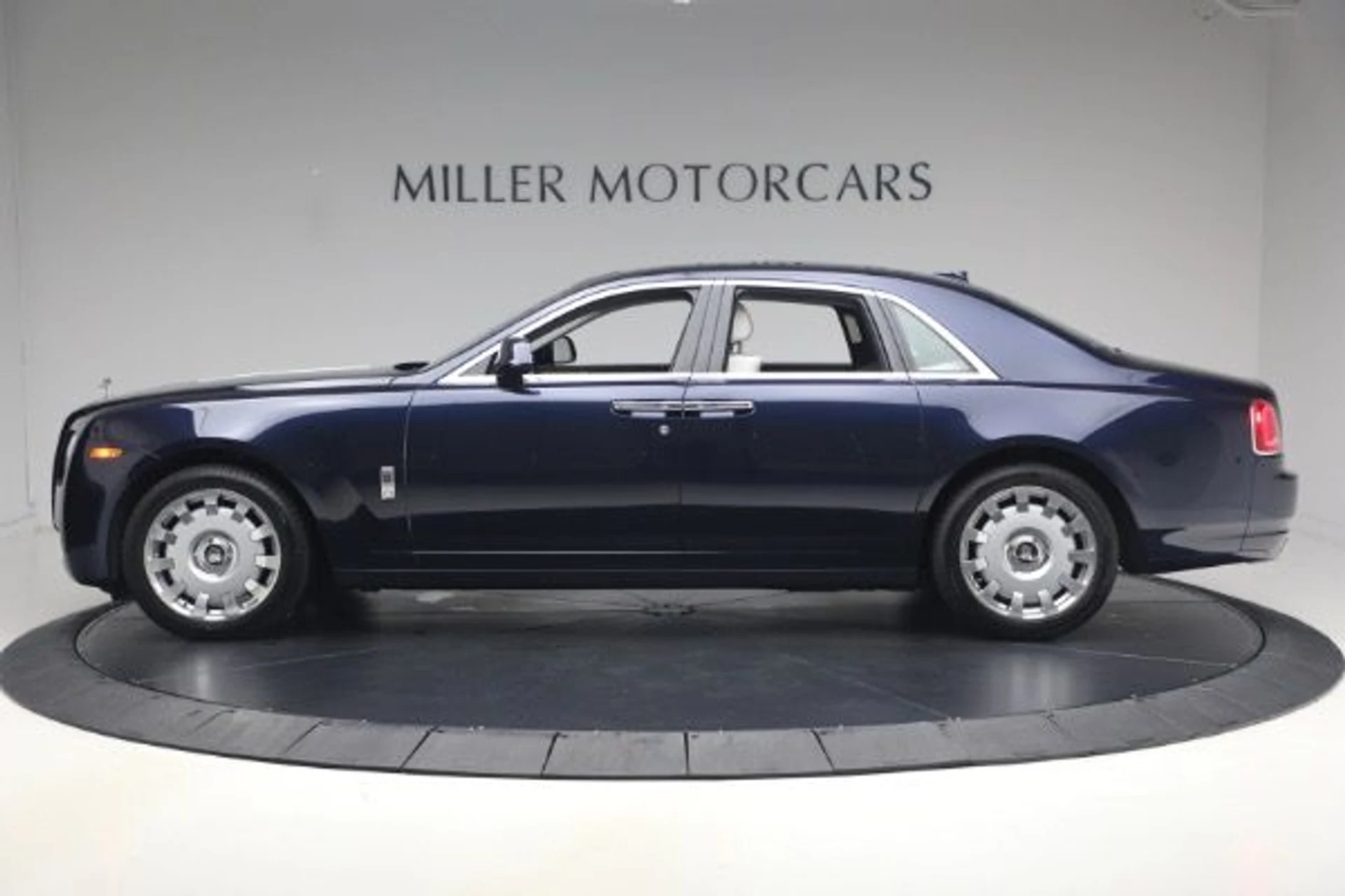 mph005_3995917308_Used_2014_Rolls_Royce_Ghost_e141fb65d4