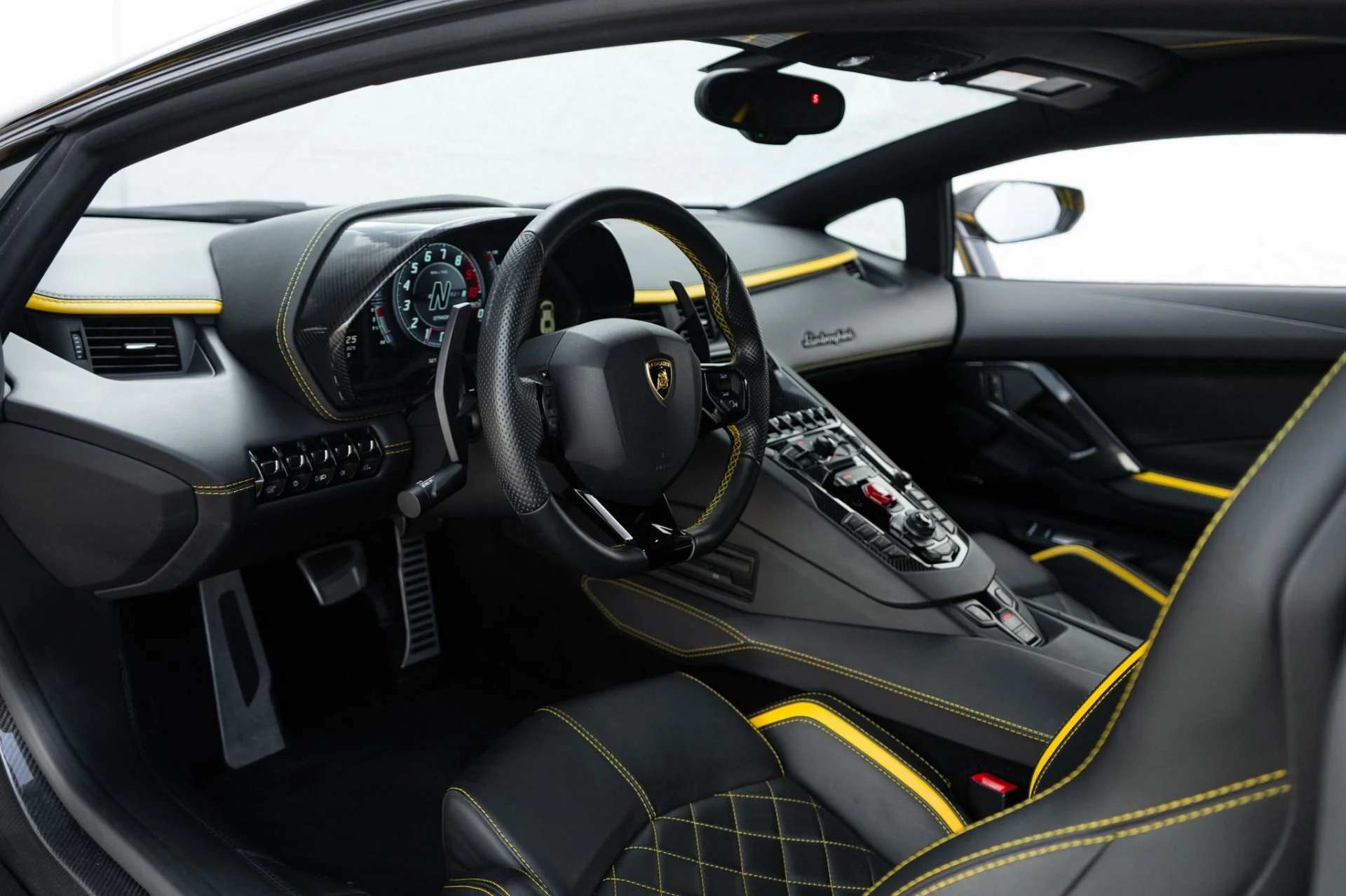 mph005_4003914058_Used_2018_Lamborghini_Aventador_S_LP_740_4_S_1761083724_d4b666bbe0