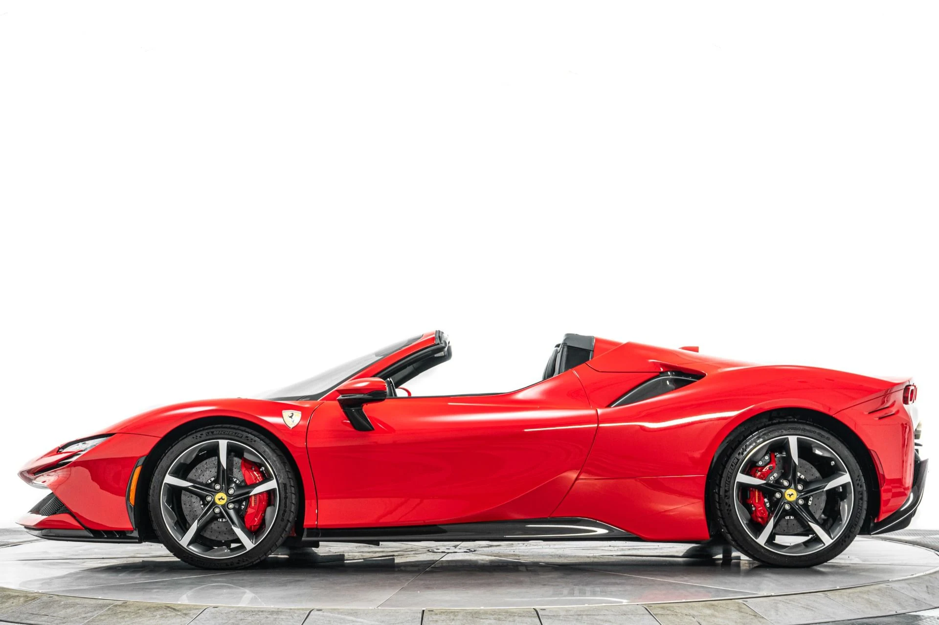 mph005_4004689934_Used_2025_Ferrari_SF_90_Spider_1779917400_7bddac0ae2