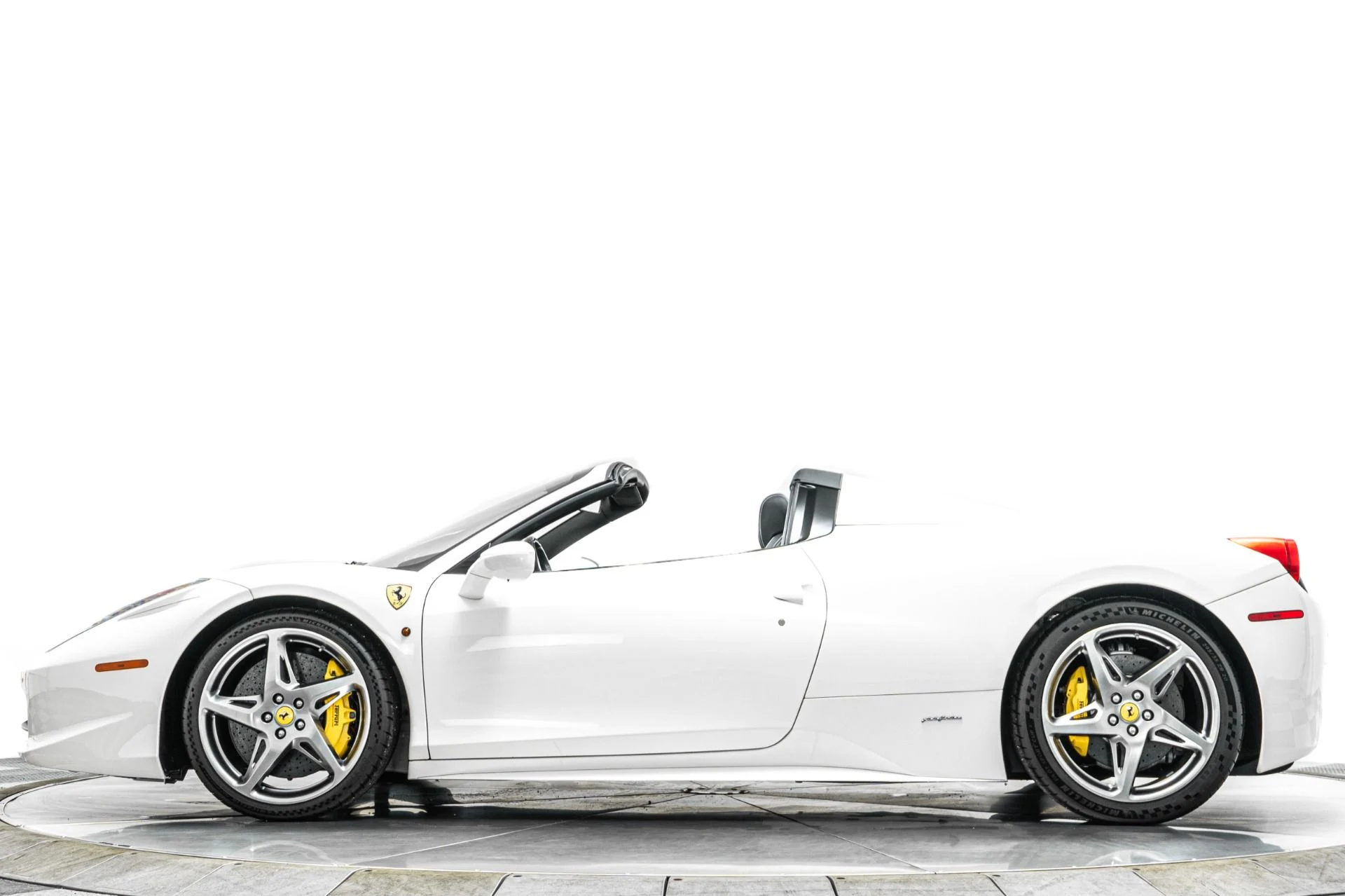 mph005_4016286177_Used_2014_Ferrari_458_Spider_1788900461_cbd747f2d9