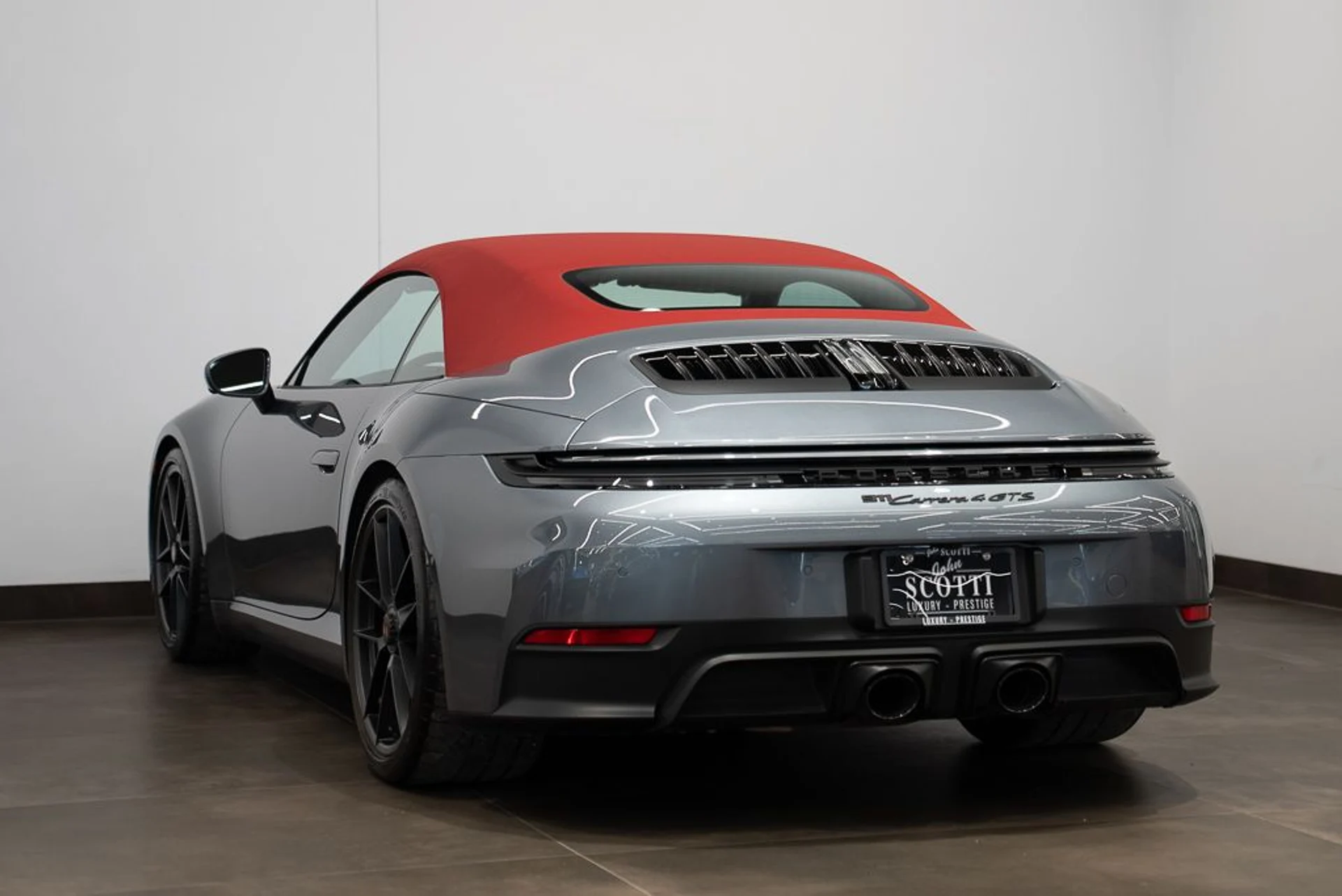 mph005_4023238272_porsche_911_2025_jpg_v_1776180195_6ad378503d