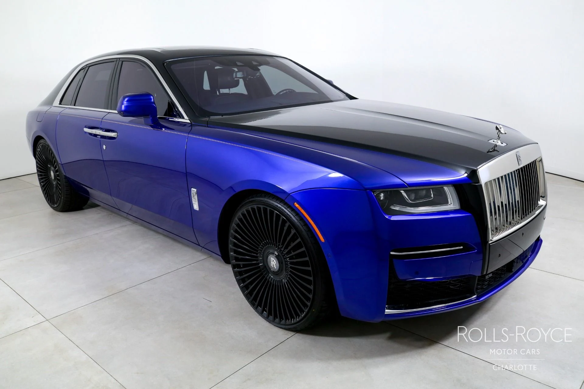 mph005_4023321878_Used_2022_Rolls_Royce_Ghost_1751579647_24e963d38f