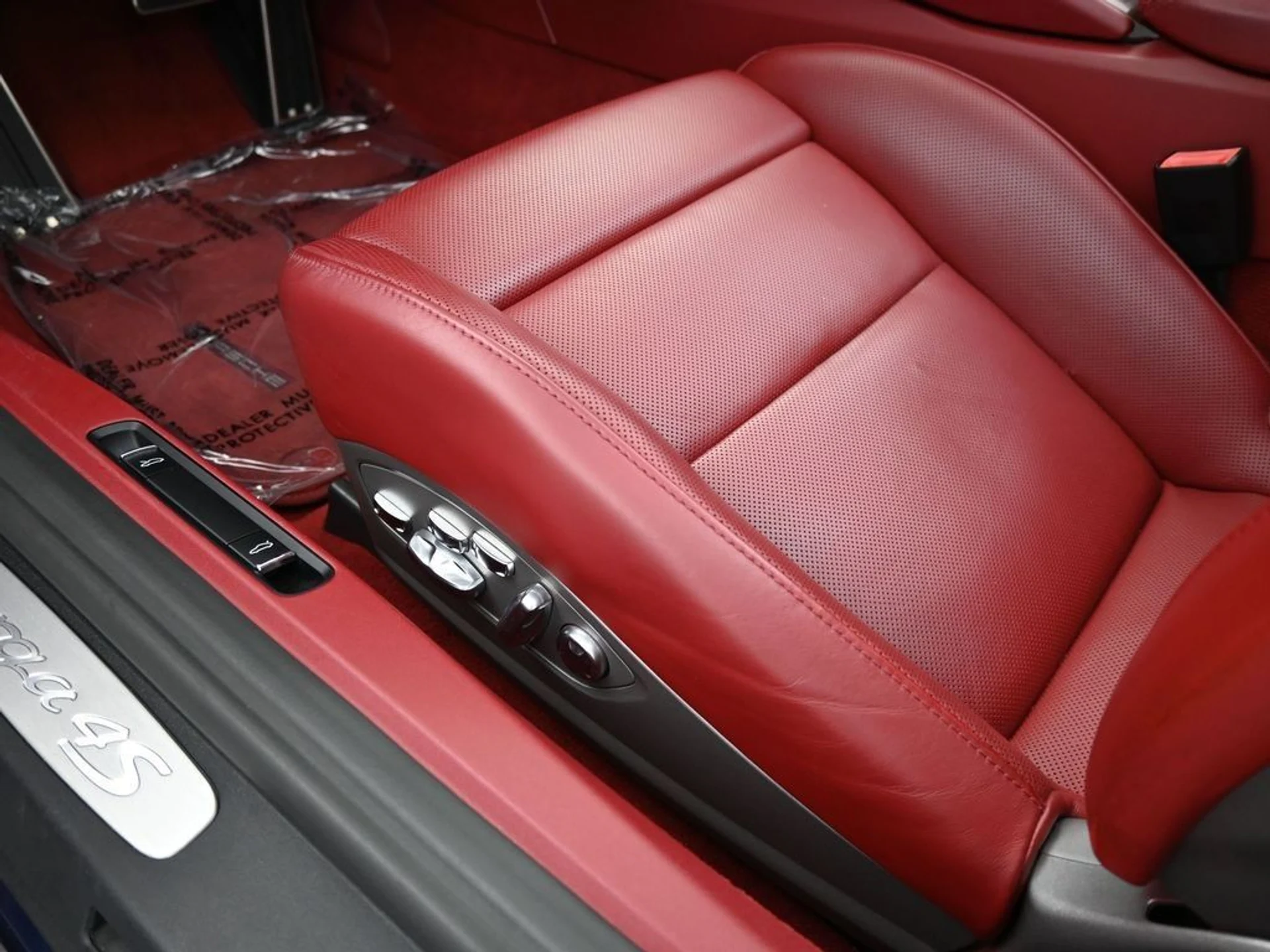 mph005_4027158507_d89c142fc2e6e1c50e12c9068a971560_e3a34386df