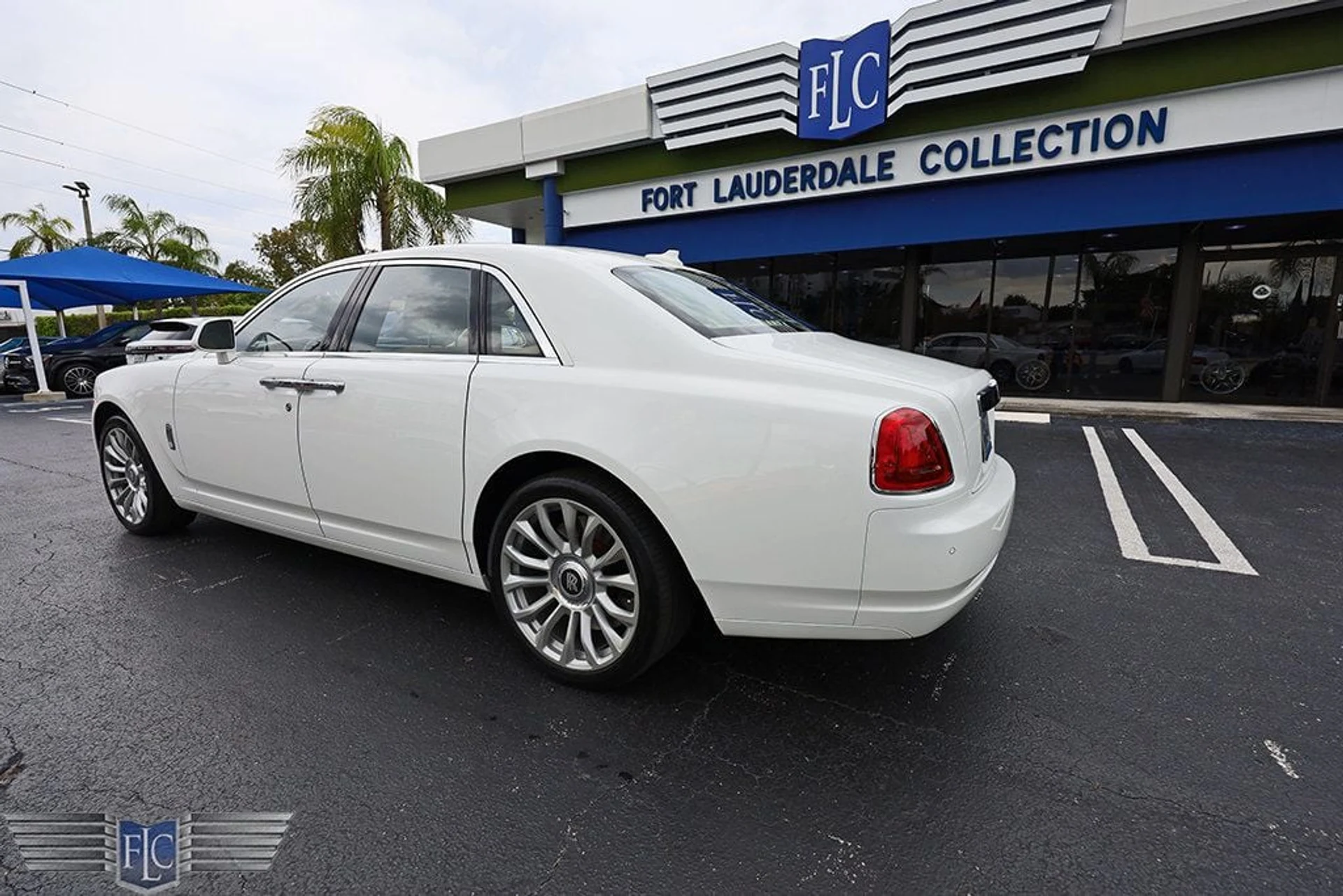 mph005_4029909426_used_2014_rolls_royce_ghost_4drsedan_6305_22786117_6_1024_241f7cd2c5