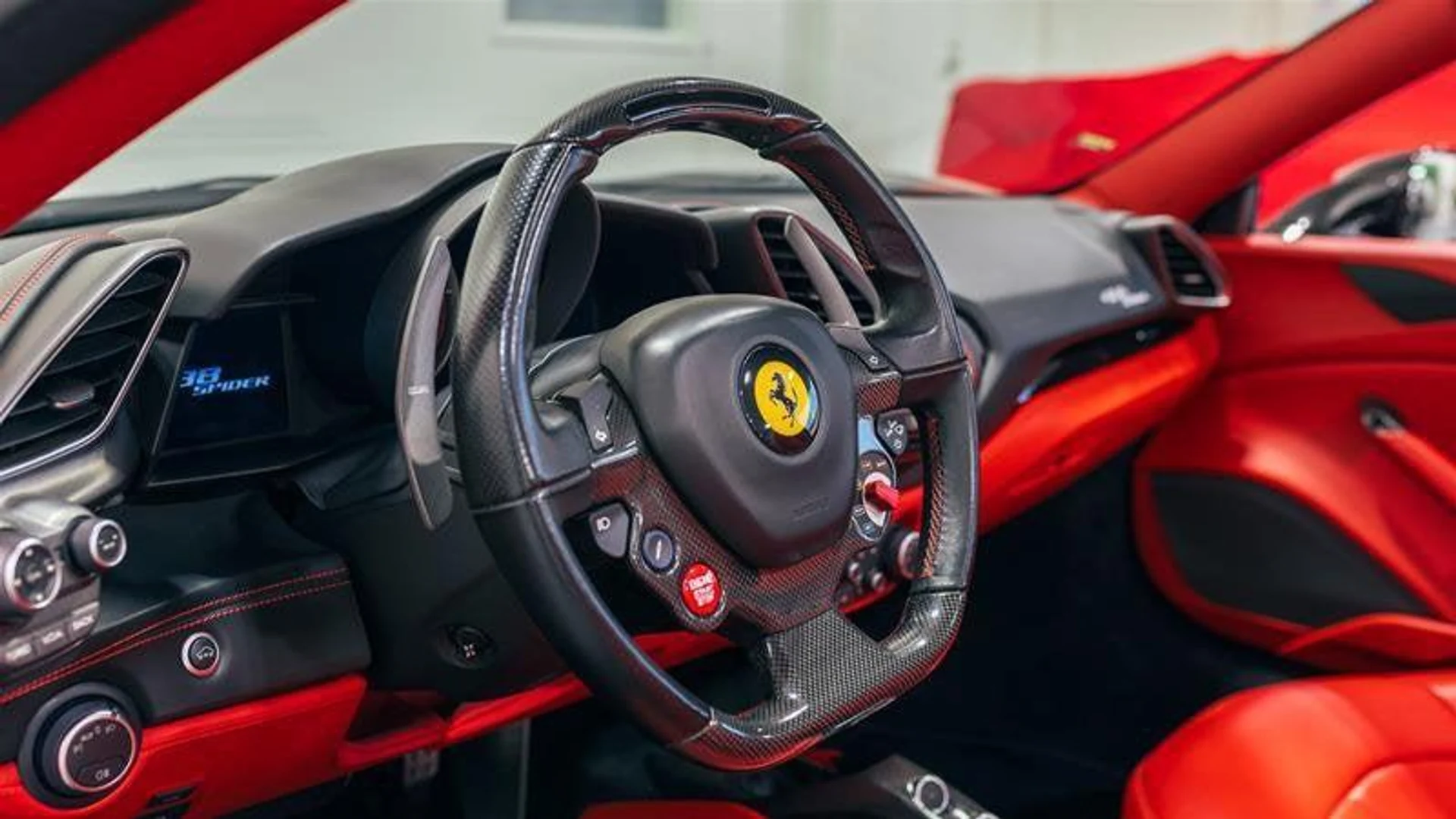 mph005_4037543663_Used_2018_Ferrari_488_Spider_Base_1782922695_0d6ac2df92
