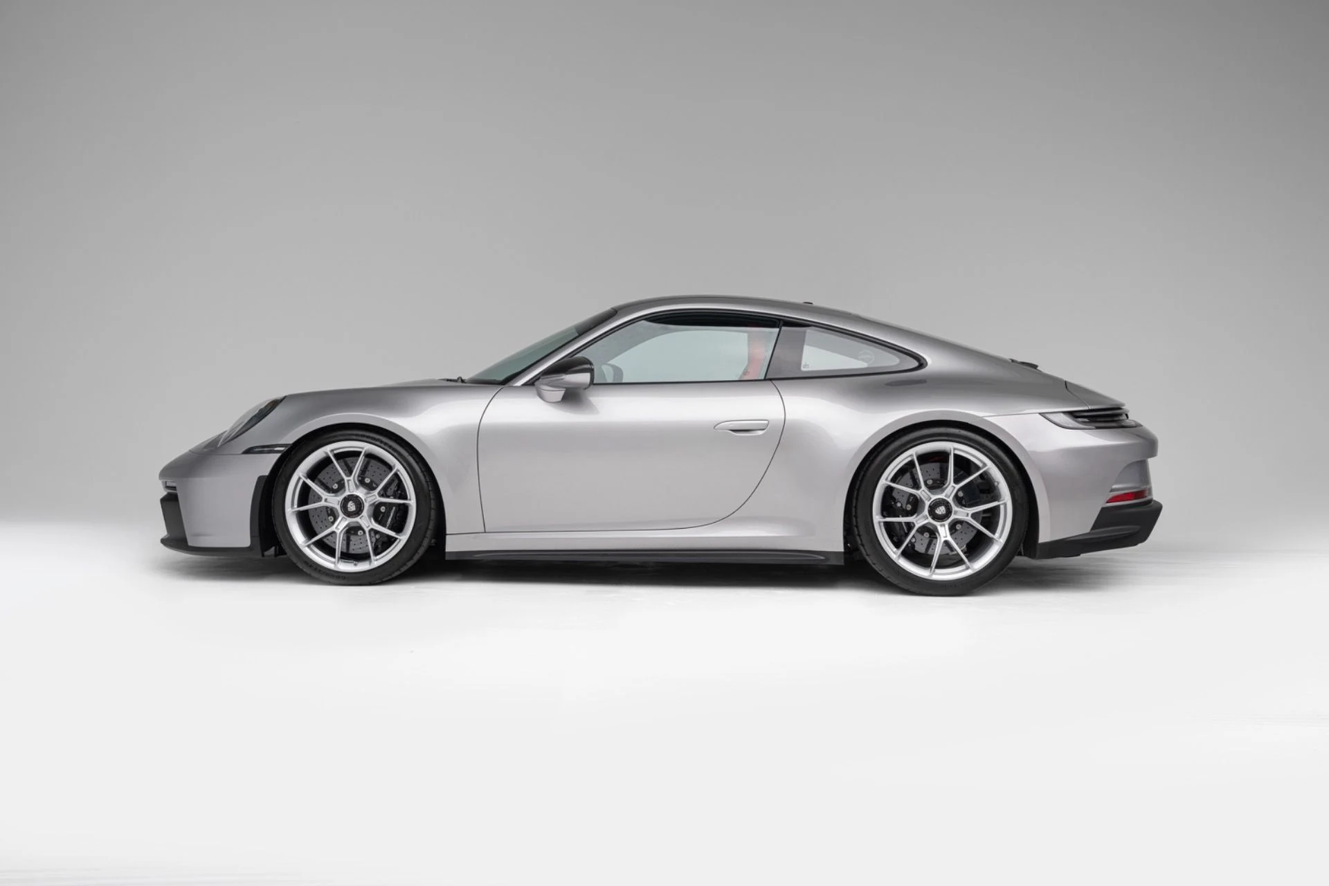 mph005_4041051055_Used_2024_Porsche_911_GT_3_Touring_1776272095_9ba651bde0