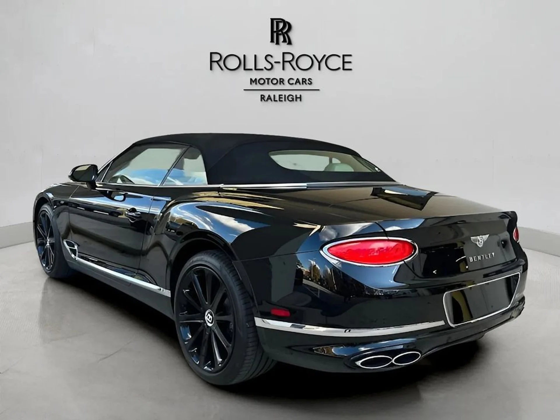 mph005_4041934288_a70eedf5a5bbba0ff86bb679d88da1cdx_97e04707e9