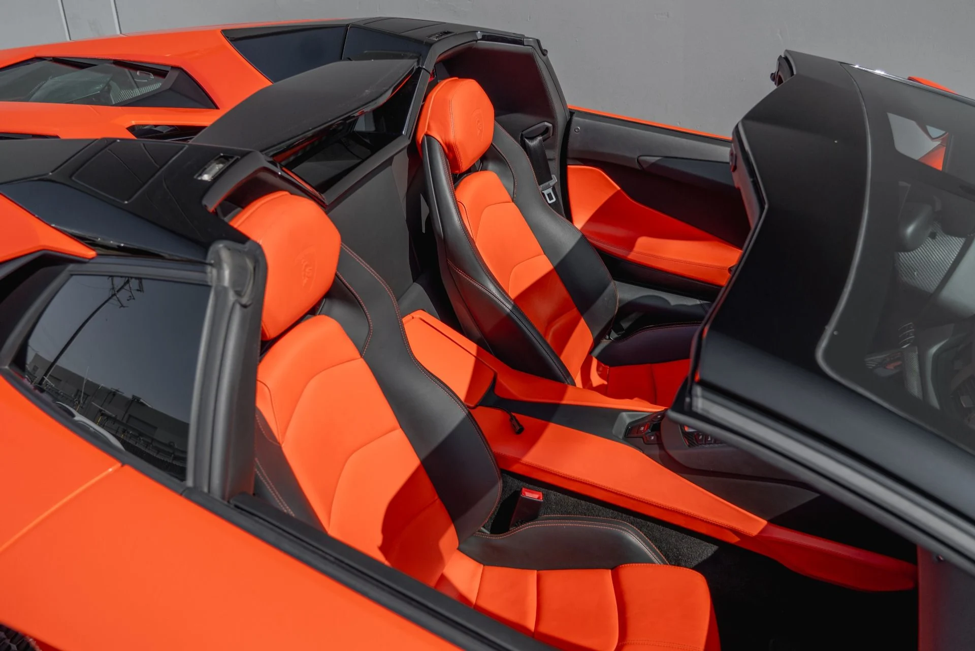 mph005_4057594014_Used_2014_Lamborghini_Aventador_LP_700_4_1760049910_0420e80546
