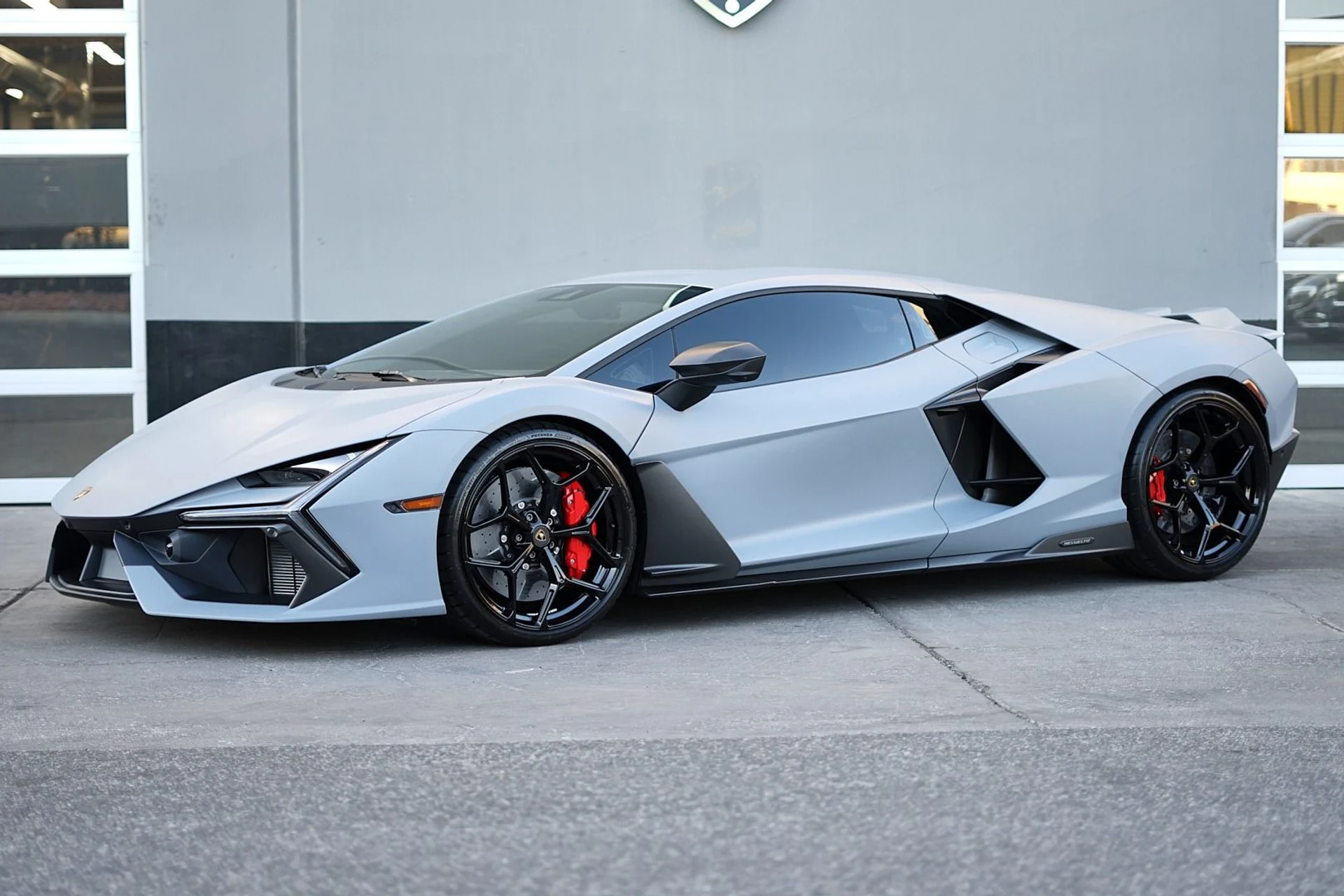 mph005_4060781380_Used_2024_Lamborghini_Revuelto_Base_1732929046_39d059f7fb