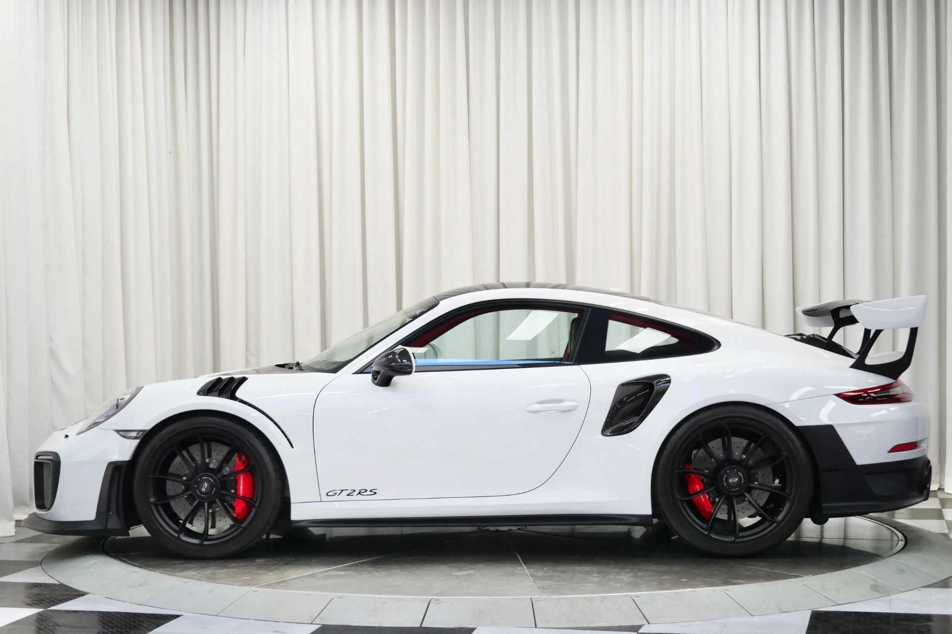 mph005_4064636168_Used_2018_Porsche_911_GT_2_RS_Weissach_1756311702_2ad49b1ed7