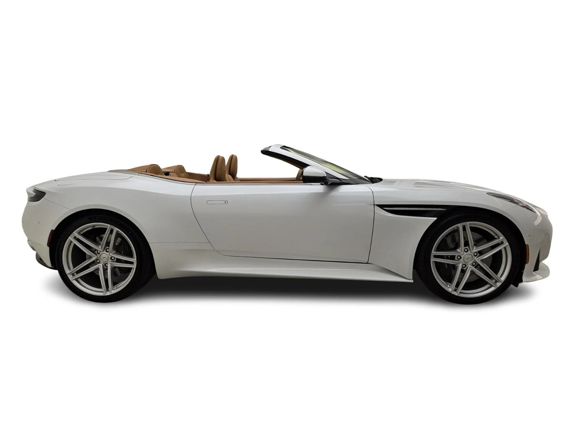 mph005_4065975233_New_2026_Aston_Martin_DB_12_Volante_1756187295_00abc42542