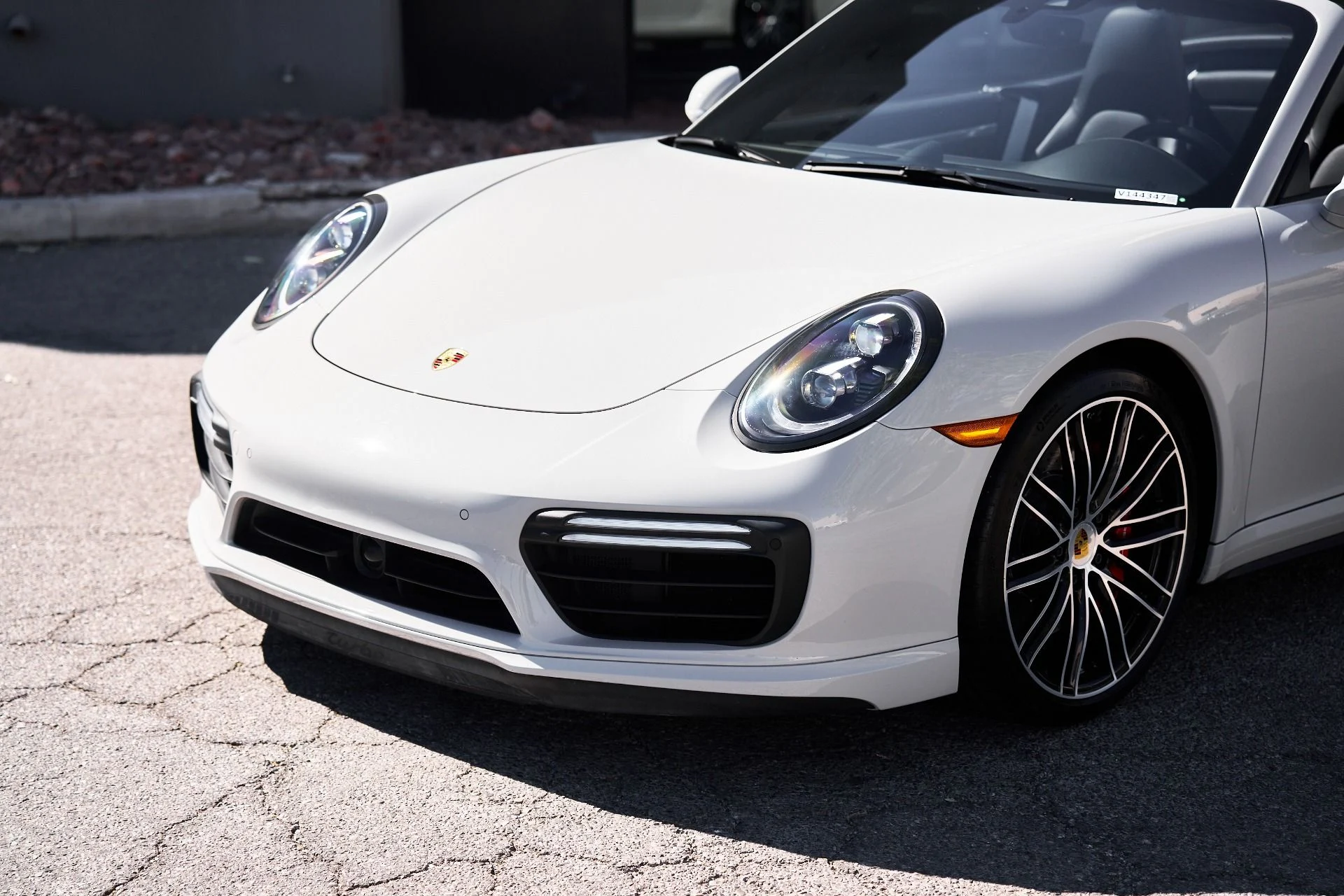 mph005_4068391868_Used_2019_Porsche_911_Turbo_1757547190_93cf858087