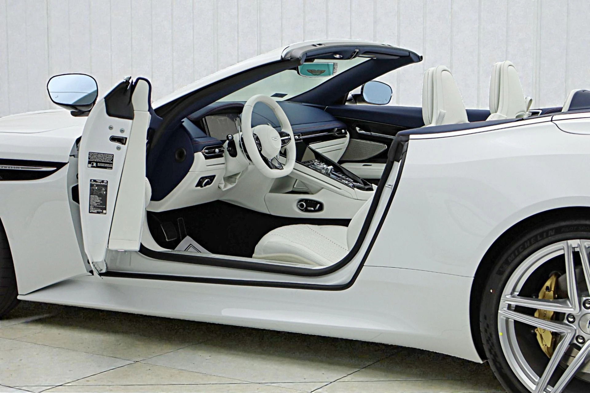 mph005_4068669684_Used_2026_Aston_Martin_DB_12_Volante_2cffd4f9a1