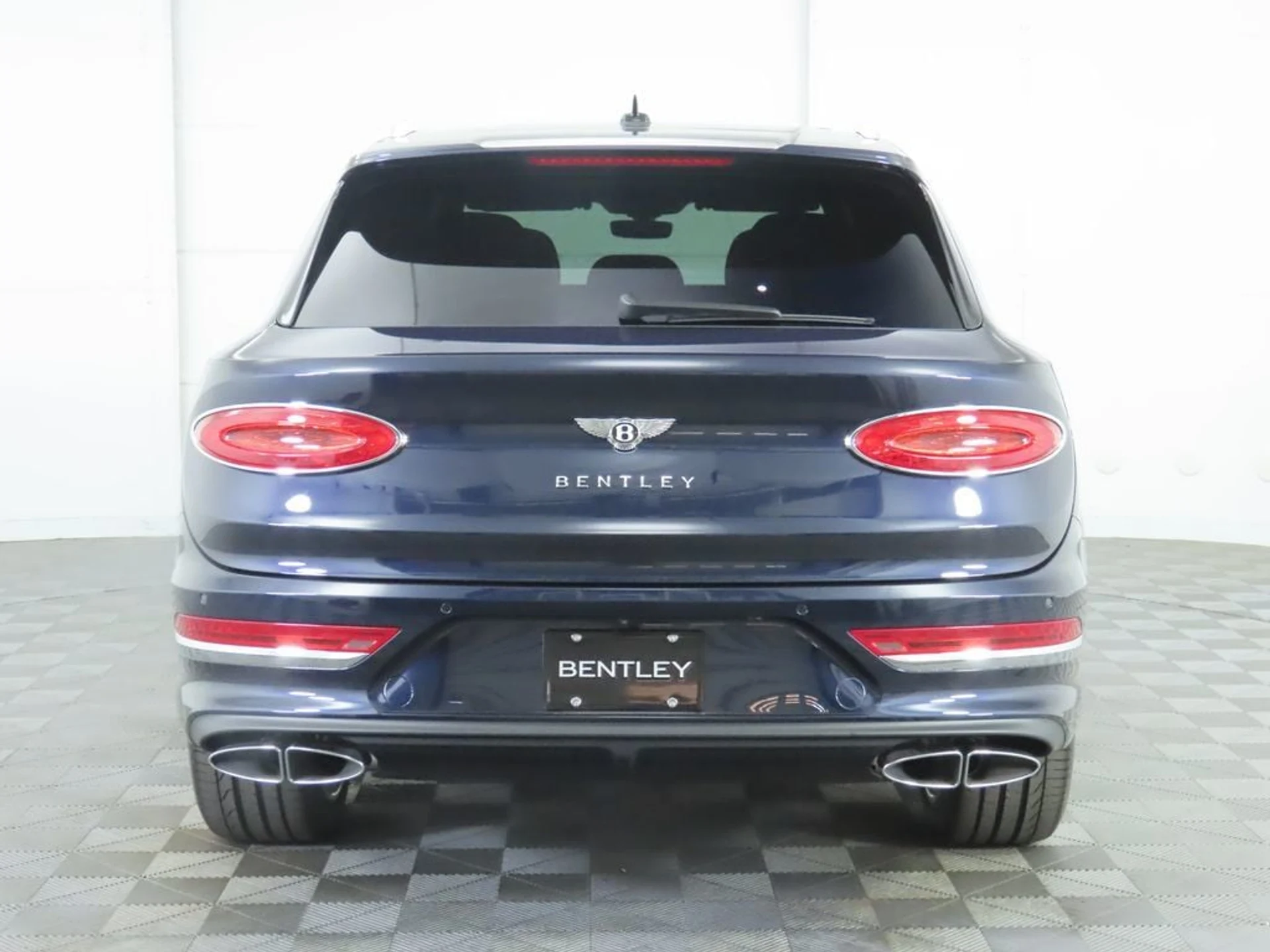 mph005_4069639470_new_2025_bentley_bentayga_v8awd_8119_22910535_6_1024_45d8de6739