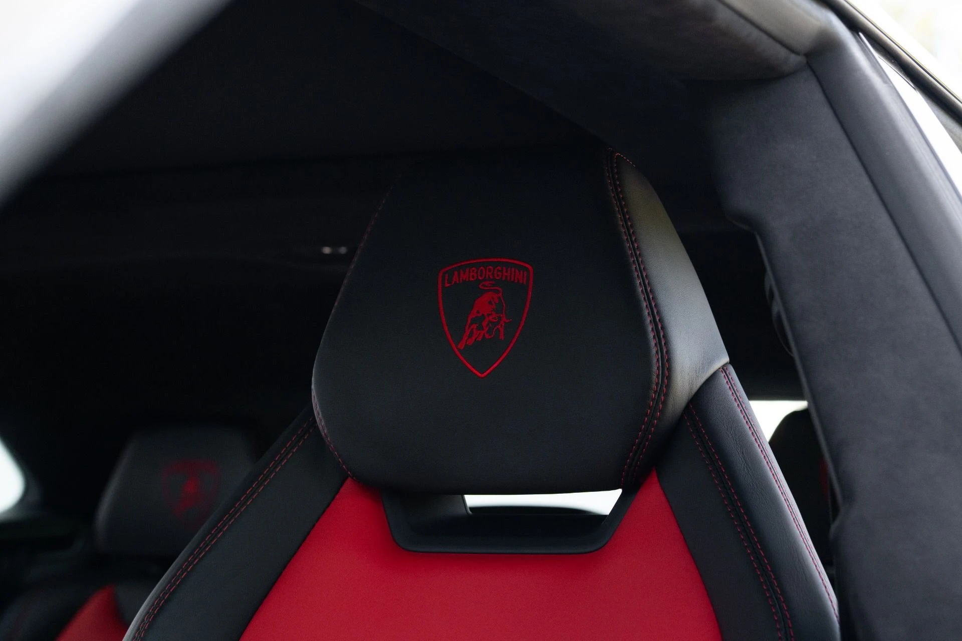 mph005_4079022749_Used_2022_Lamborghini_Urus_1778780511_7335695710