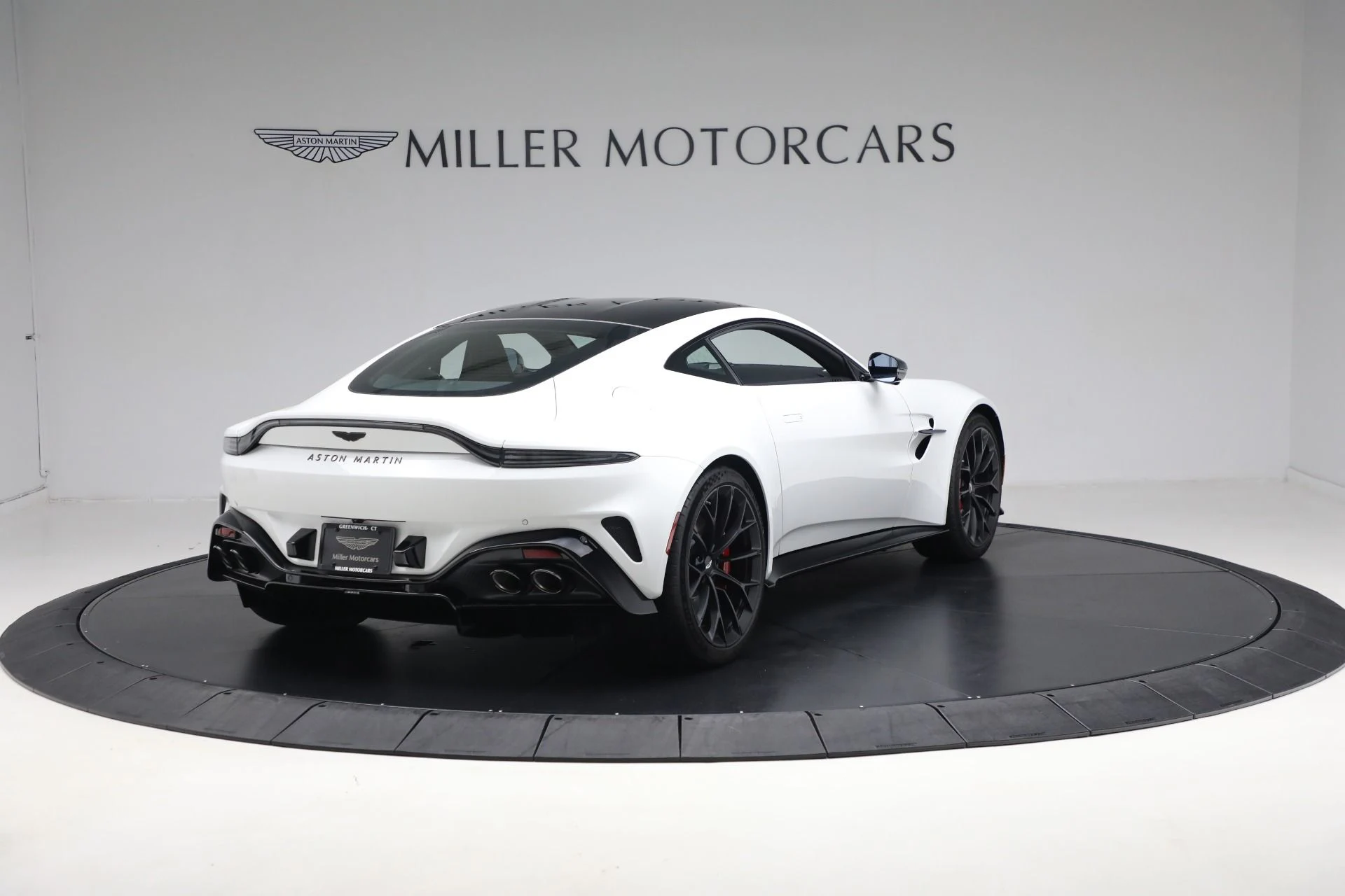 mph005_4084756336_New_2025_Aston_Martin_Vantage_8b3da570f9