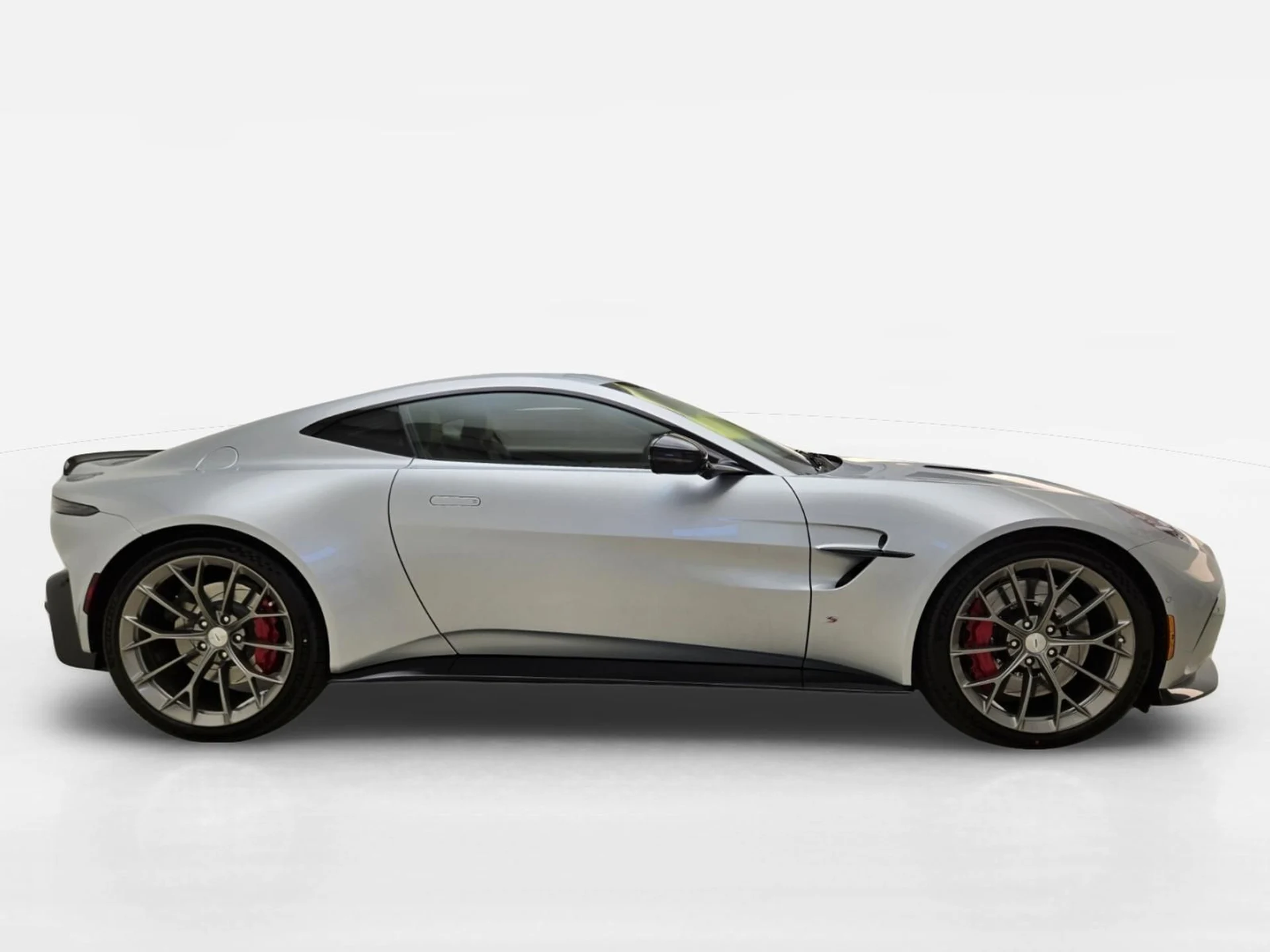 mph005_4085181633_New_2026_Aston_Martin_Vantage_S_1778909001_720925d232