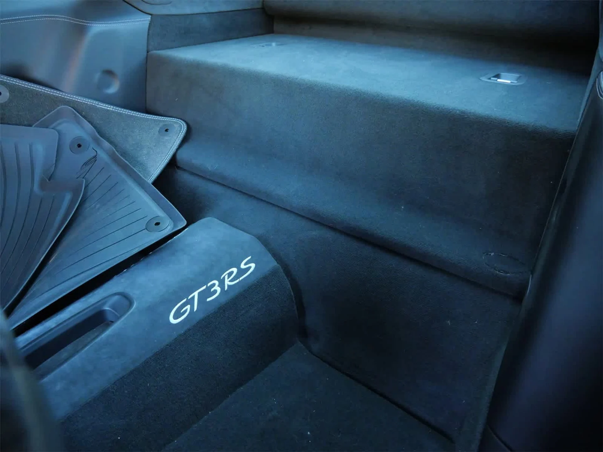 mph005_4088904016_12047279ddce6c1edad78029523d3588_e175c67e06