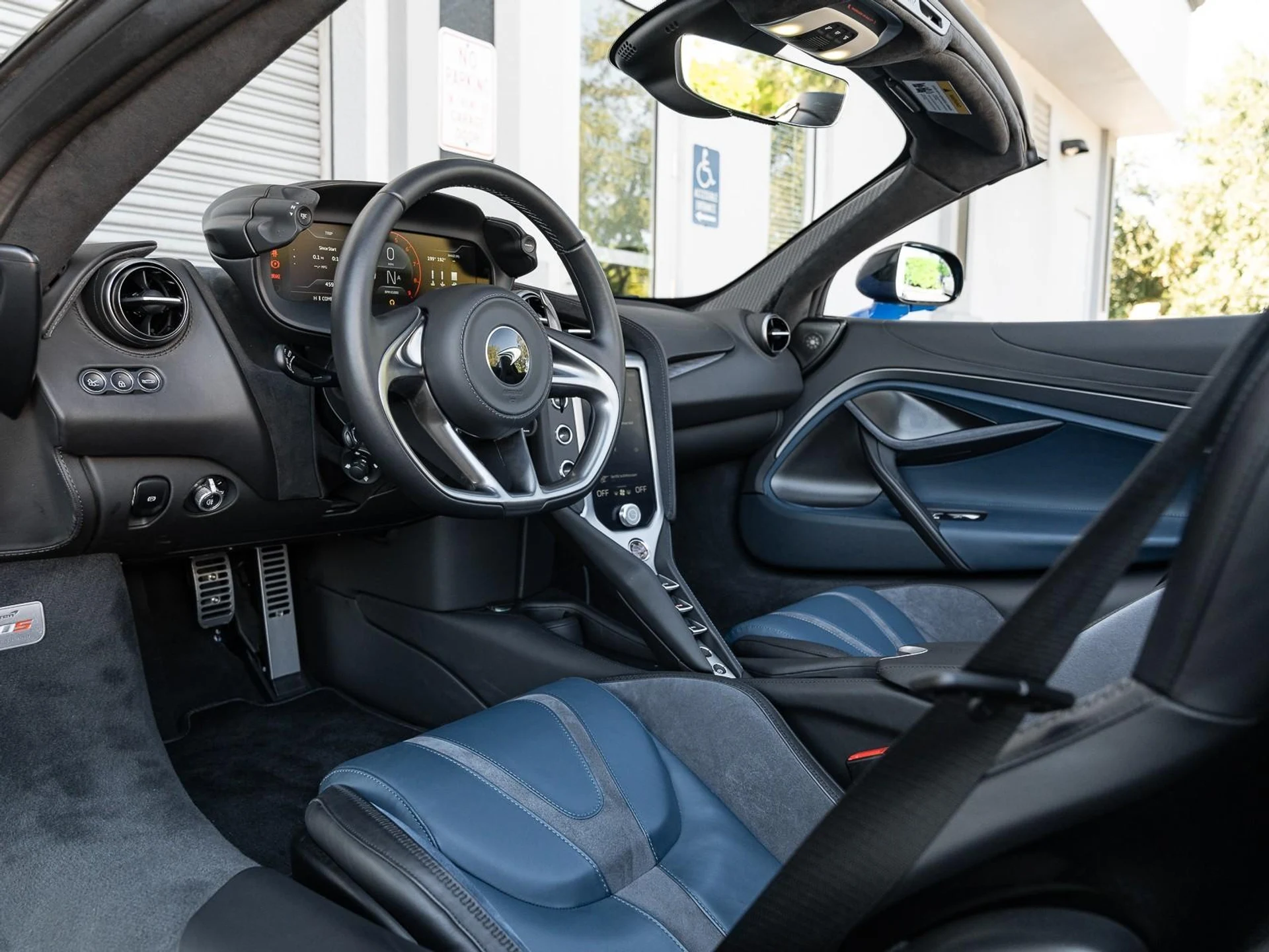 mph005_4090649564_Used_2024_Mc_Laren_750_S_1764191145_06e2dc1b4f