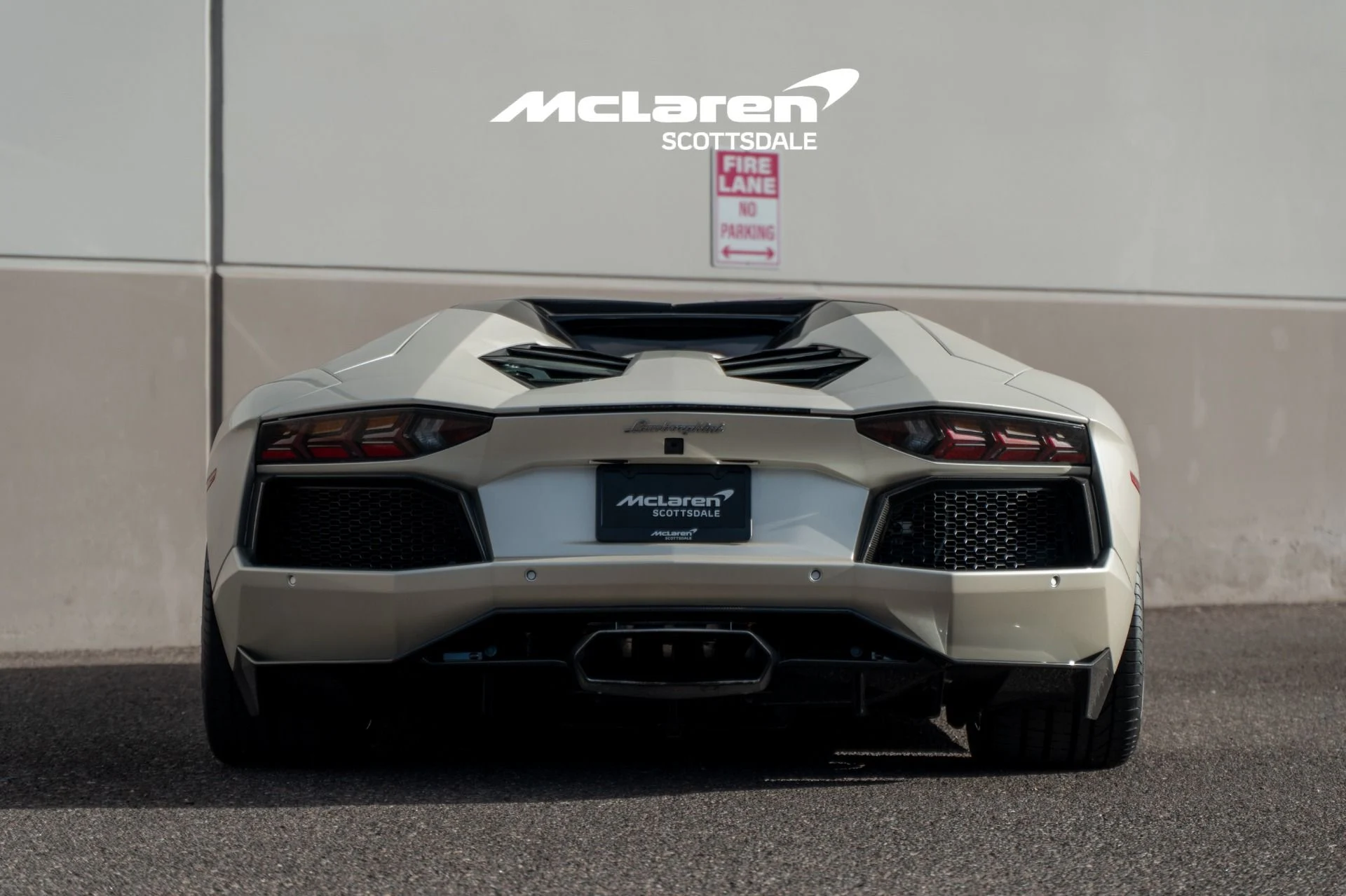 mph005_4092376356_Used_2015_LAMBORGHINI_AVENTADOR_LP_700_4_1771652889_91d325ab5b